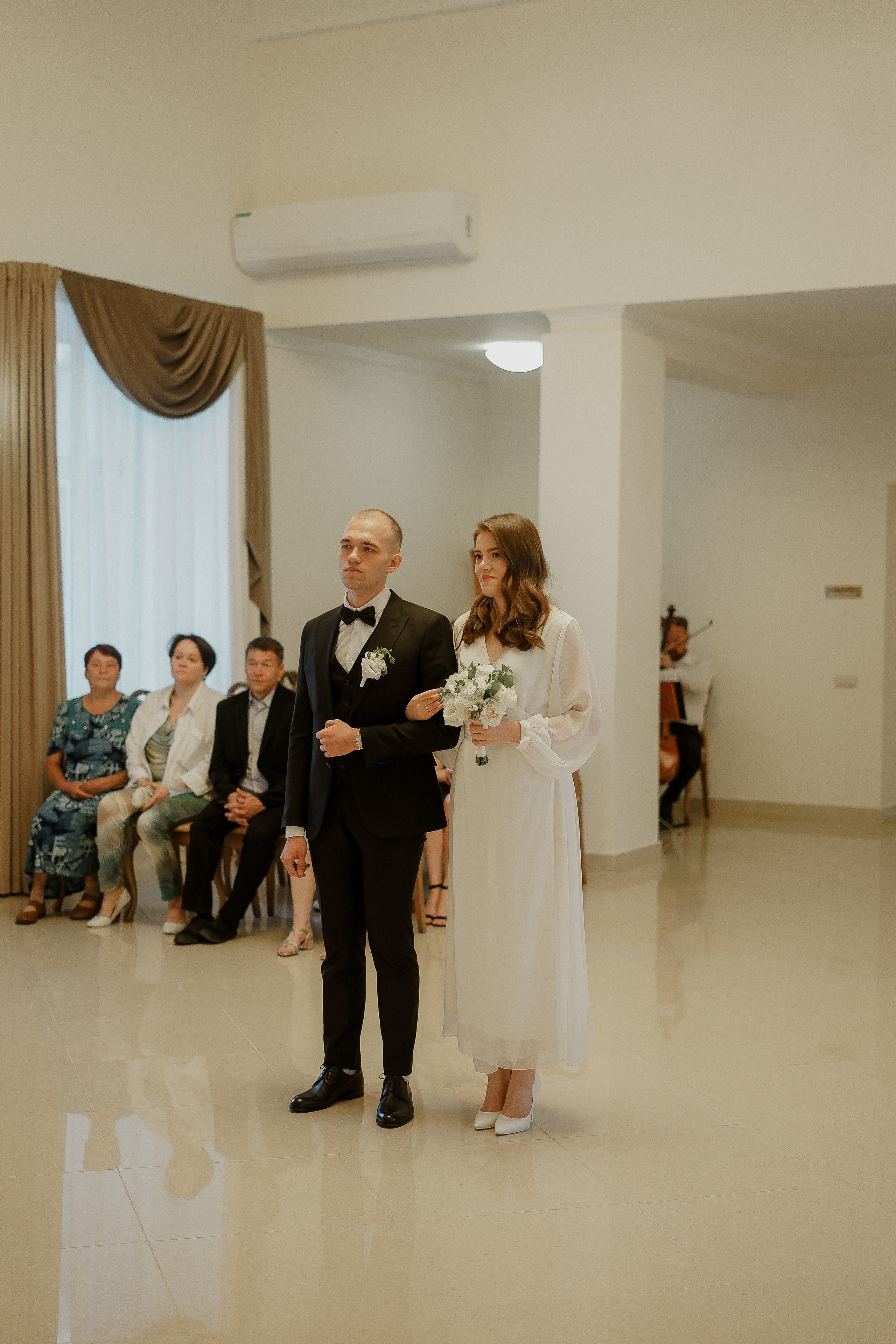 Екатерина и Никита. ВДНХ. Свадебный фотограф Марина Попова