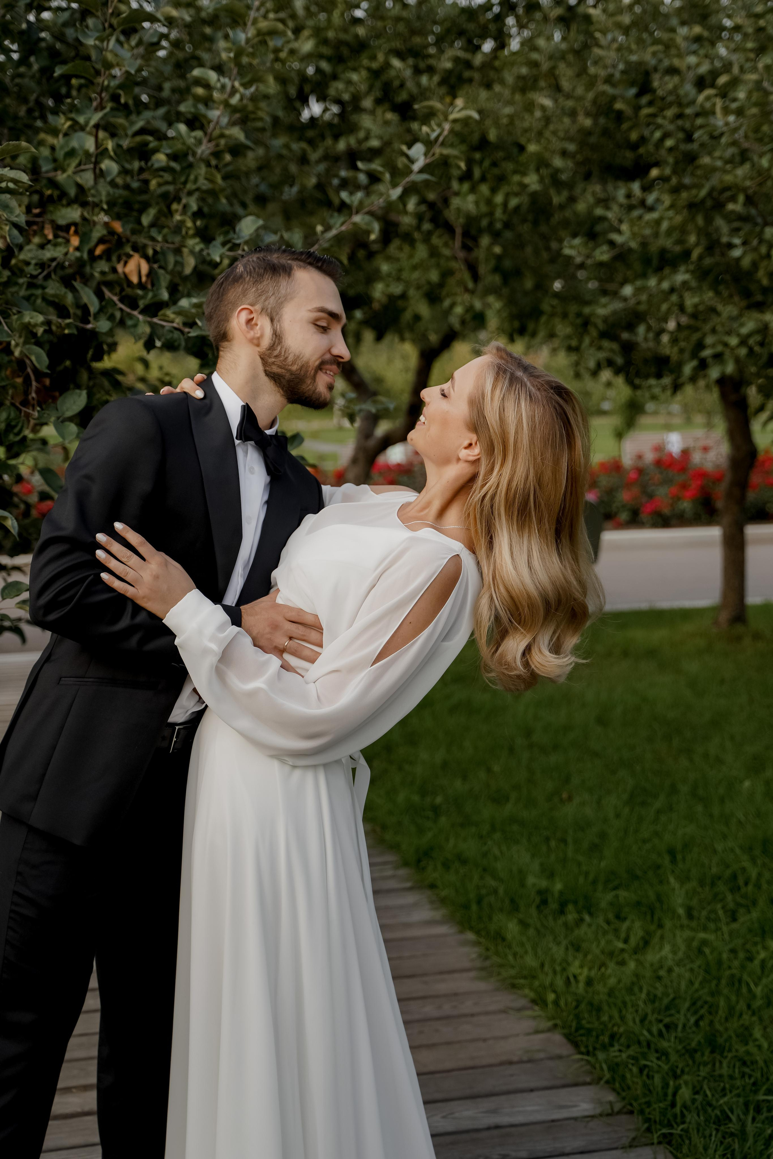 Алина и Иван. ВДНХ. Свадебный фотограф Марина Попова