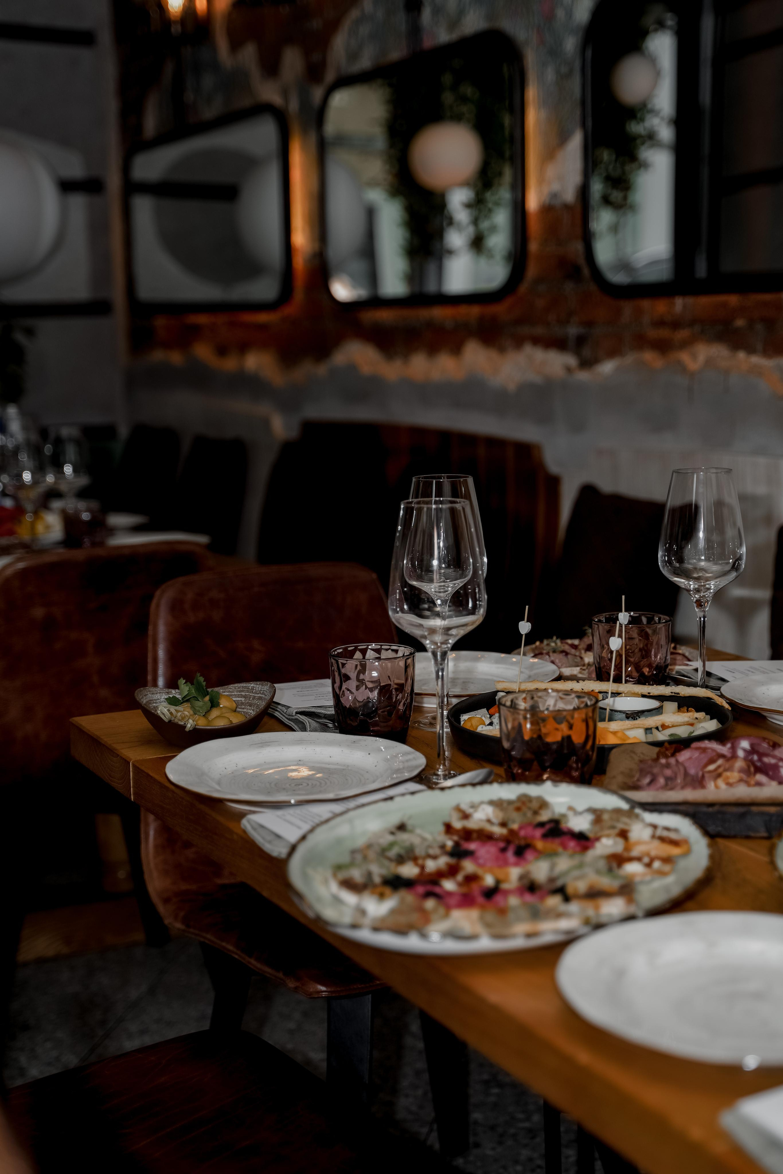 Дарья и Денис. Hyatt Regency Moscow Petrovsky park. Свадебный фотограф Марина Попова