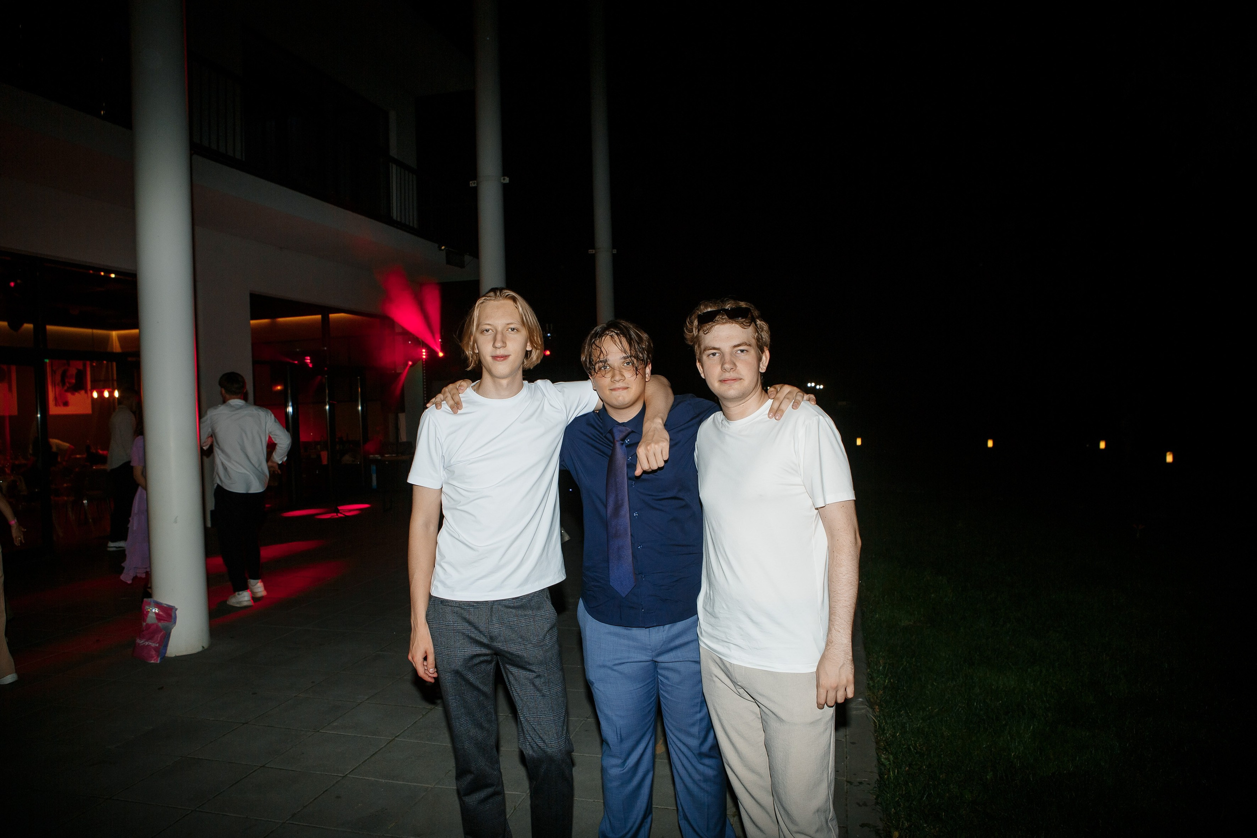 Выпускной Гимназия 12 2024 OpenHouse. Свадебный и портретный Фотограф в Липецке Дмитрий Котюков