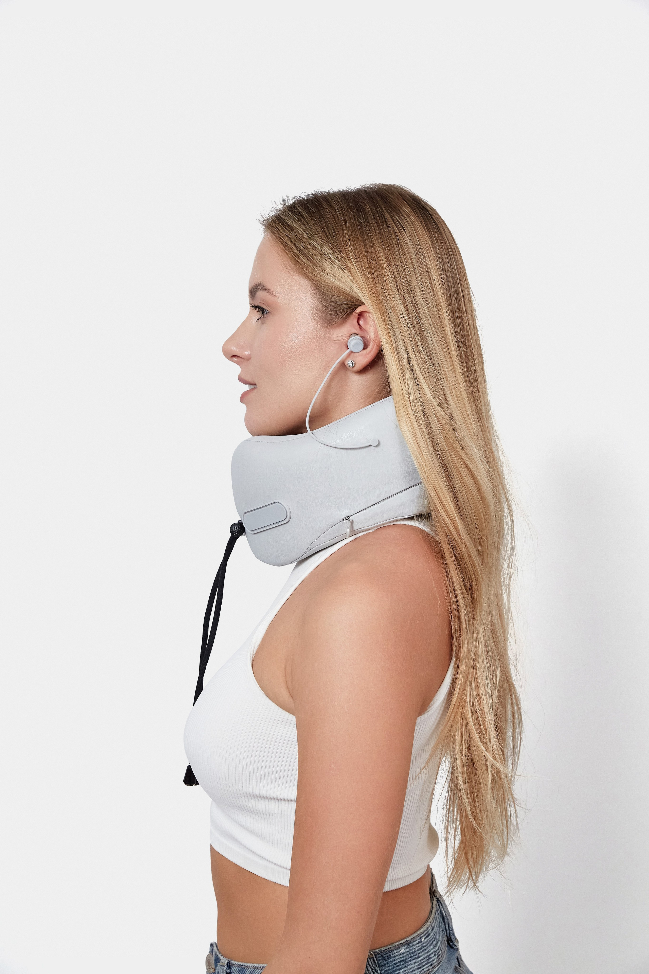 Фотосъемка с моделью на белом фоне. Коммерческий фотограф в Москве Павел Володин