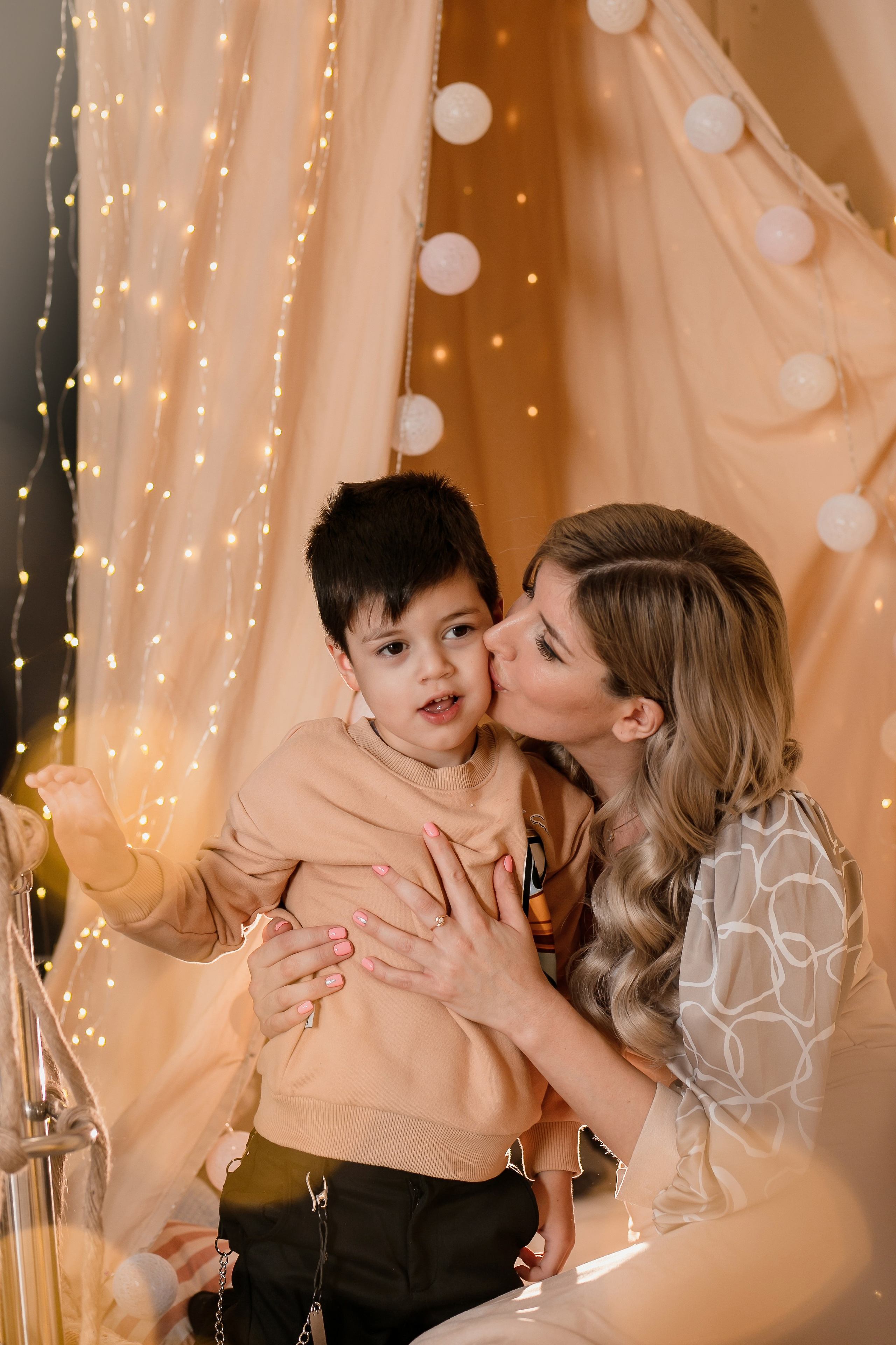 Альбина с сыночком. Свадебный и семейный фотограф в Каспийске Алёна Нурмагомедова