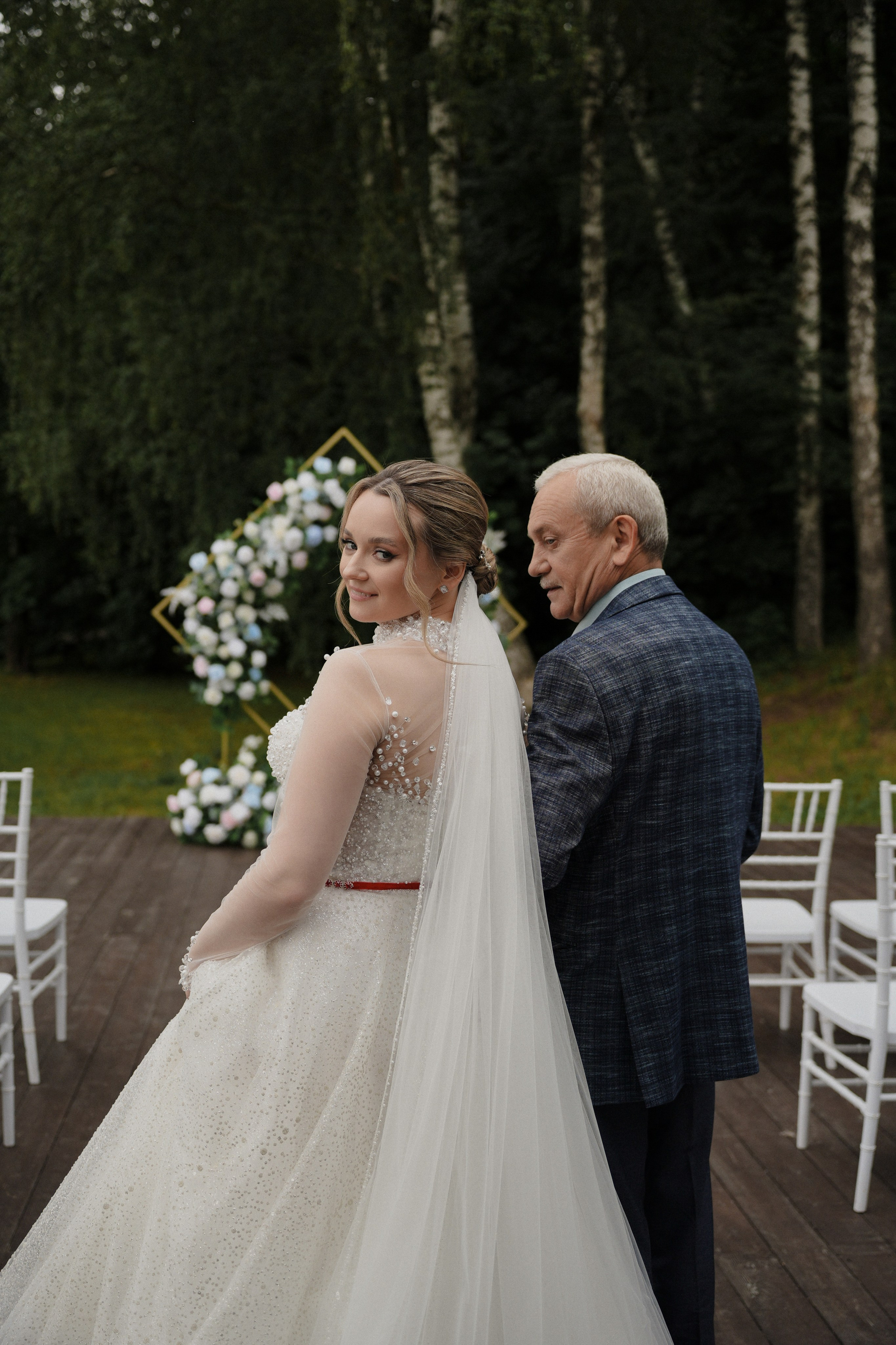 Сборы жениха и невесты, бракосочетание в Савеловском загсе, выездная церемония