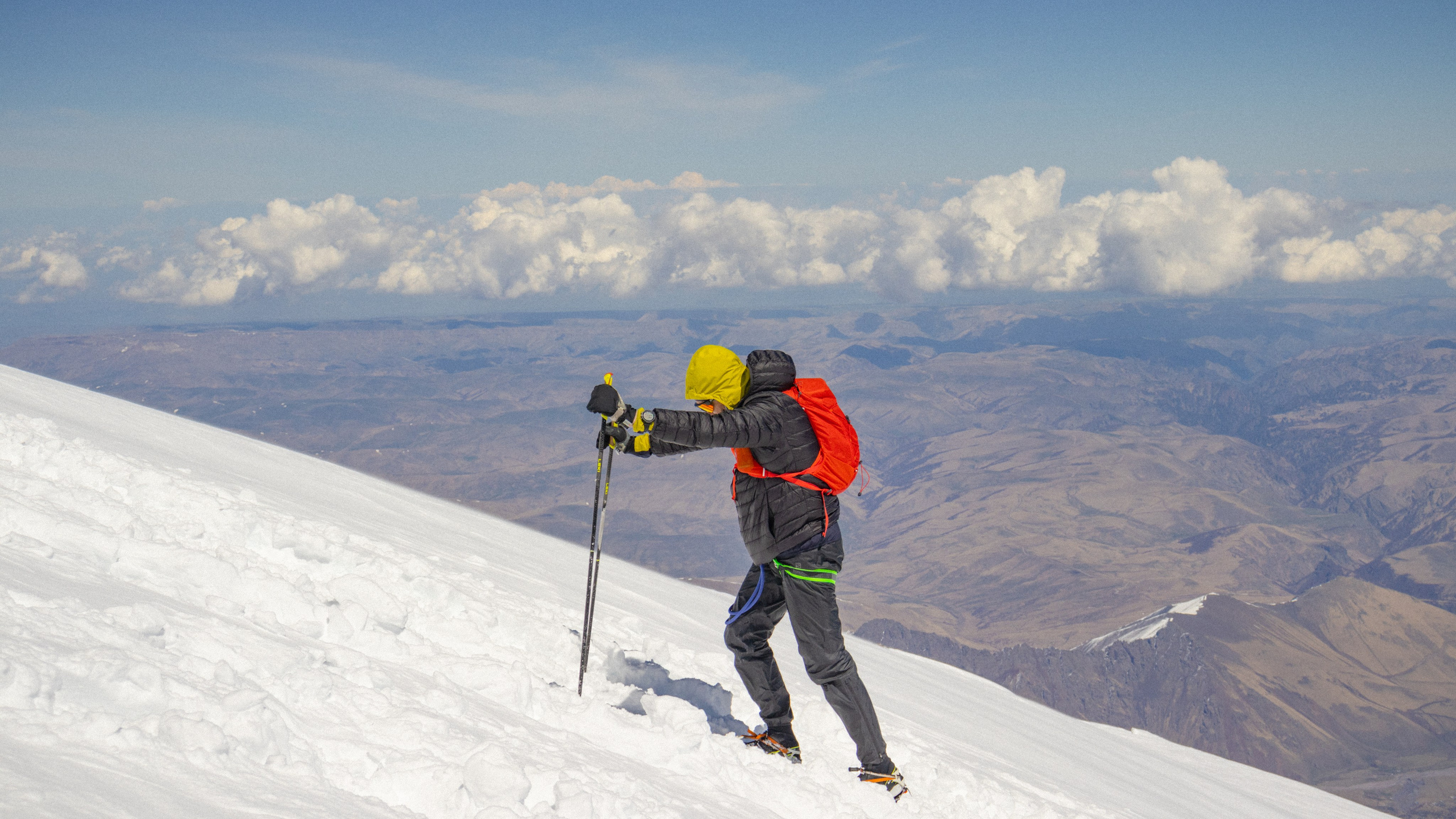 Скайранинг. Фотограф на трекинг и восхождение Эльбрус, Приэльбрусье. Елизавета Бобок