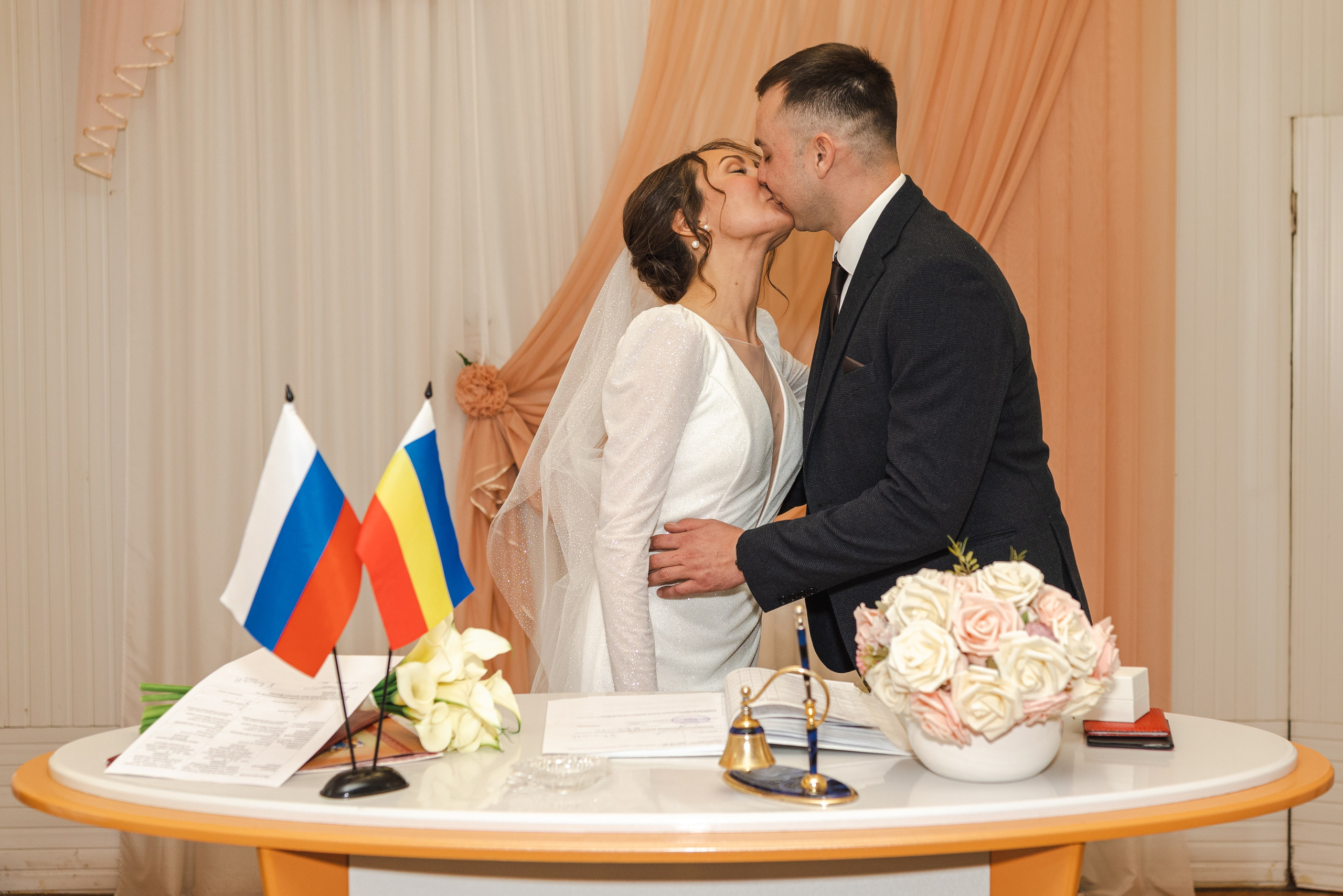 Свадебная фотосессия в Каменске-Шахтинском парке Лога. Фотограф в Каменске-Шахтинском Ольга Сагал