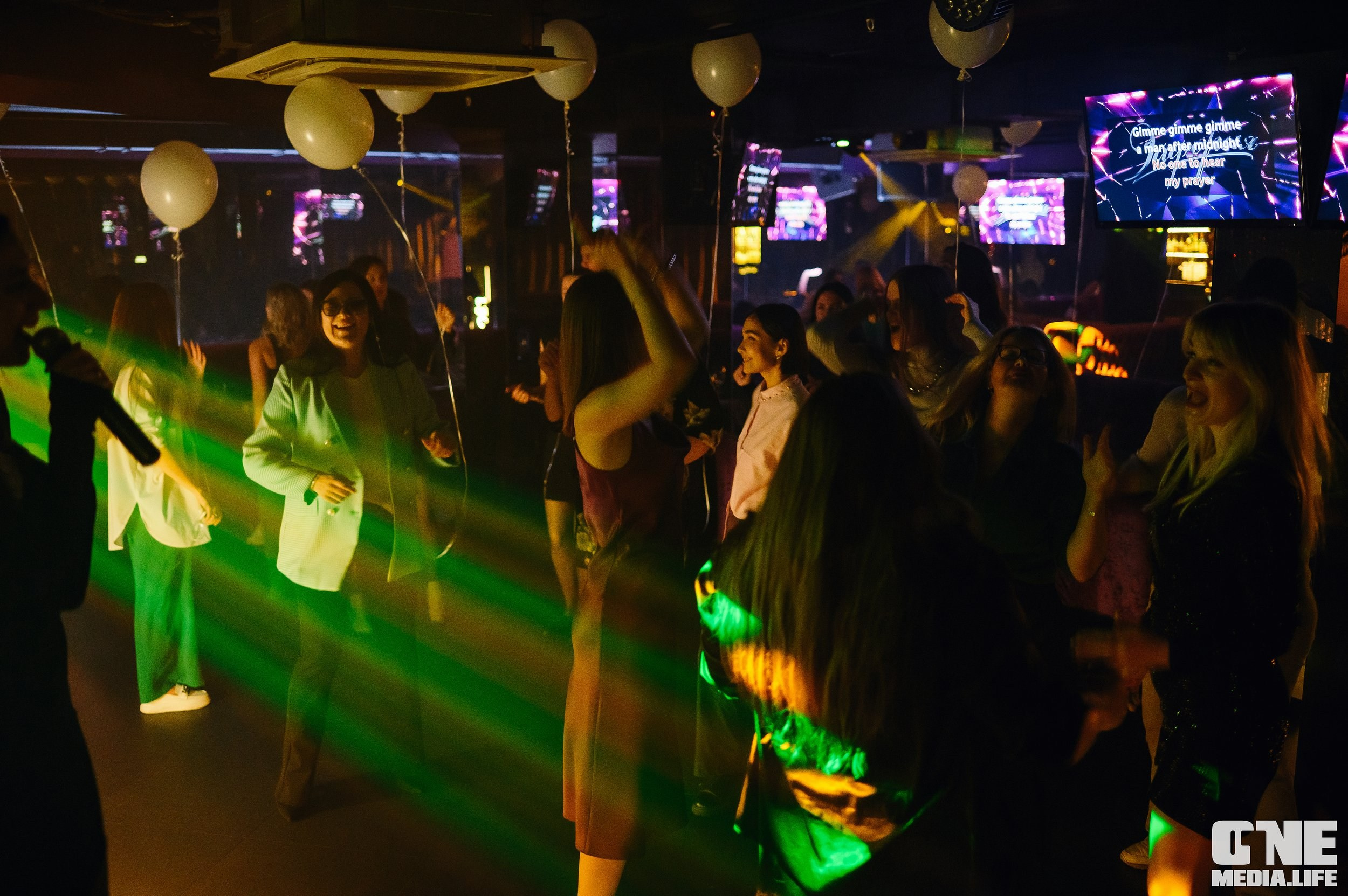Фоторепортаж из караоке-клуба Эйфория. One Media Life: фоторепортажи, фотоотчеты с мероприятий и заведений