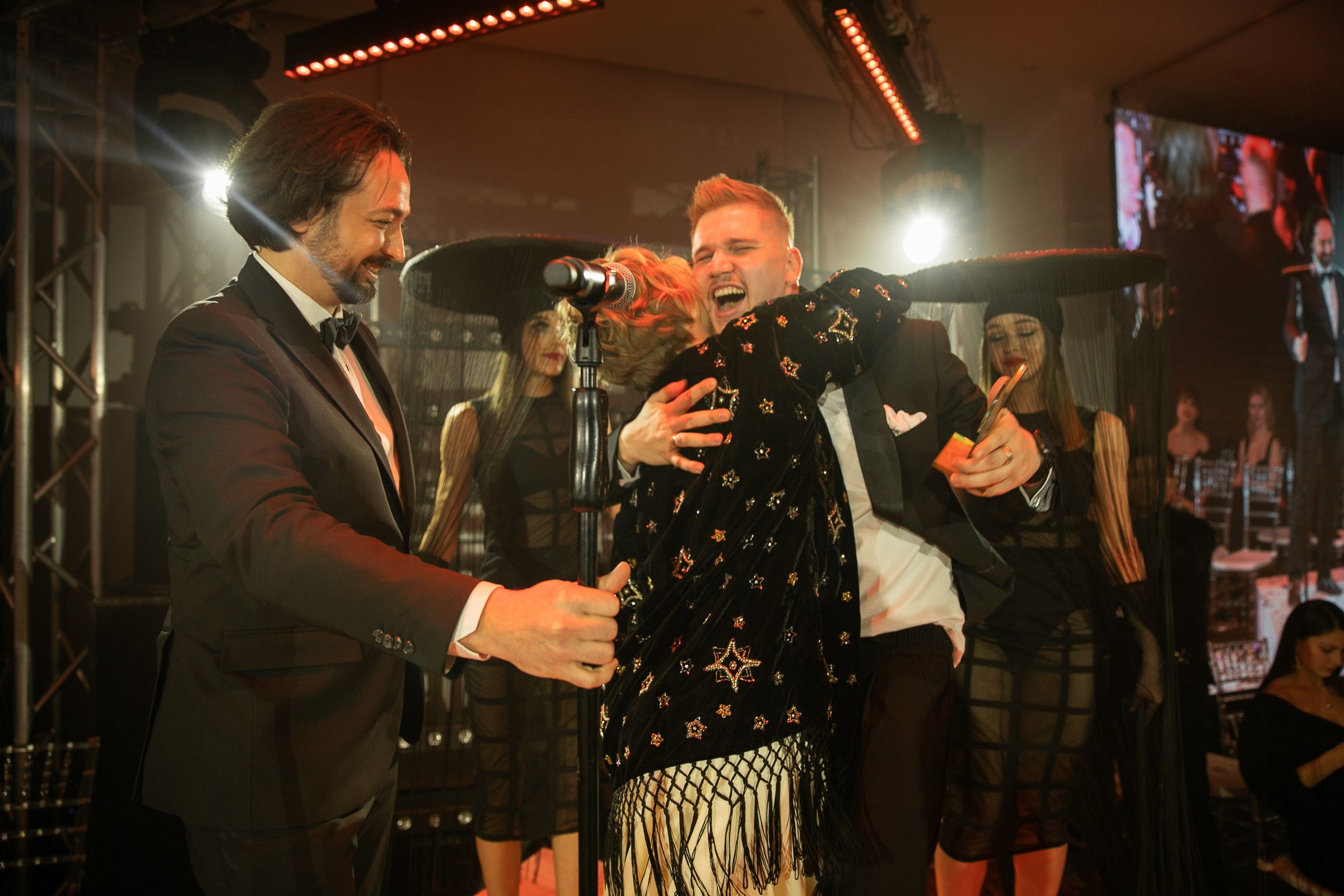 Профессиональный фотограф Дмитрий Мазуркевич — студийные, свадебные и репортажные съемки. Дмитрий Мазуркевич: Профессиональный Репортажный Фотограф