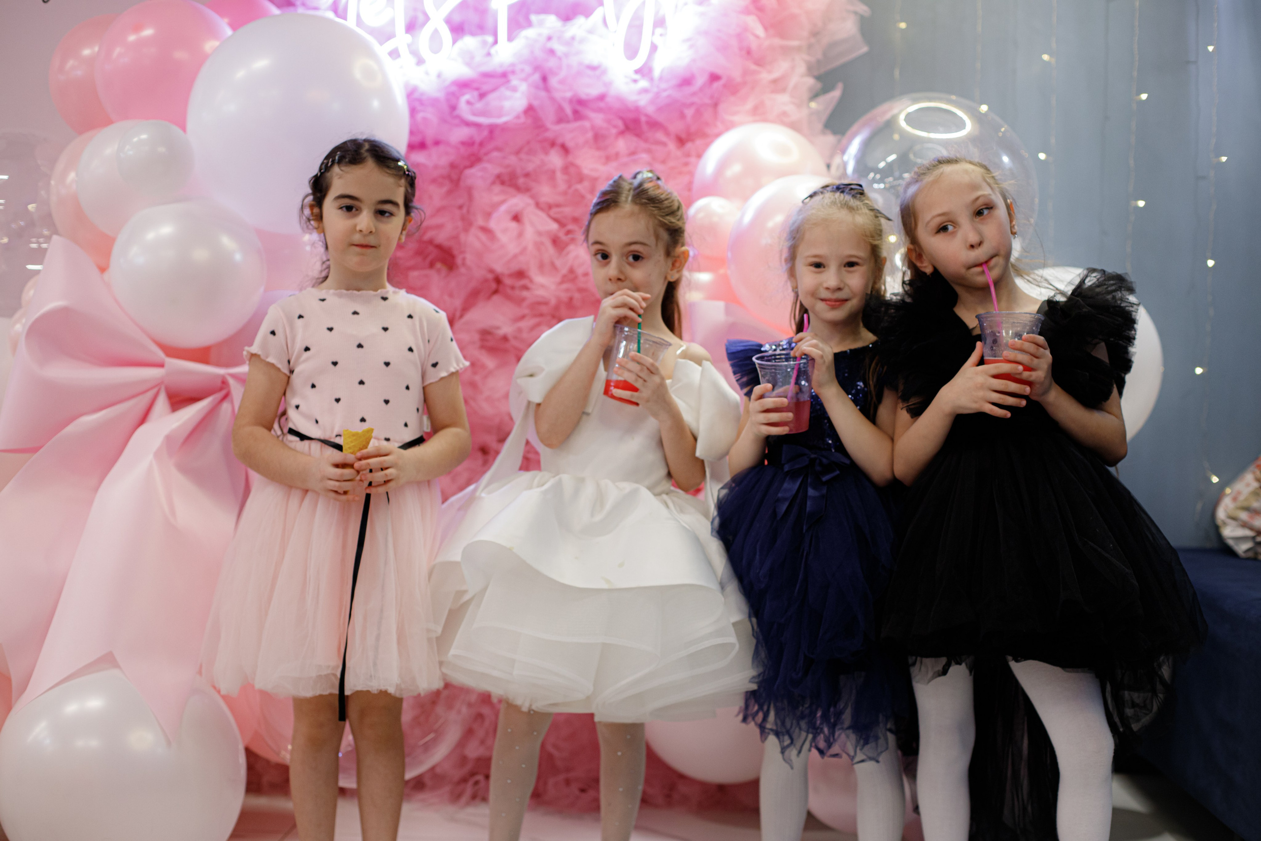 ASIA'S BIRTHDAY PARTY. Photokarish