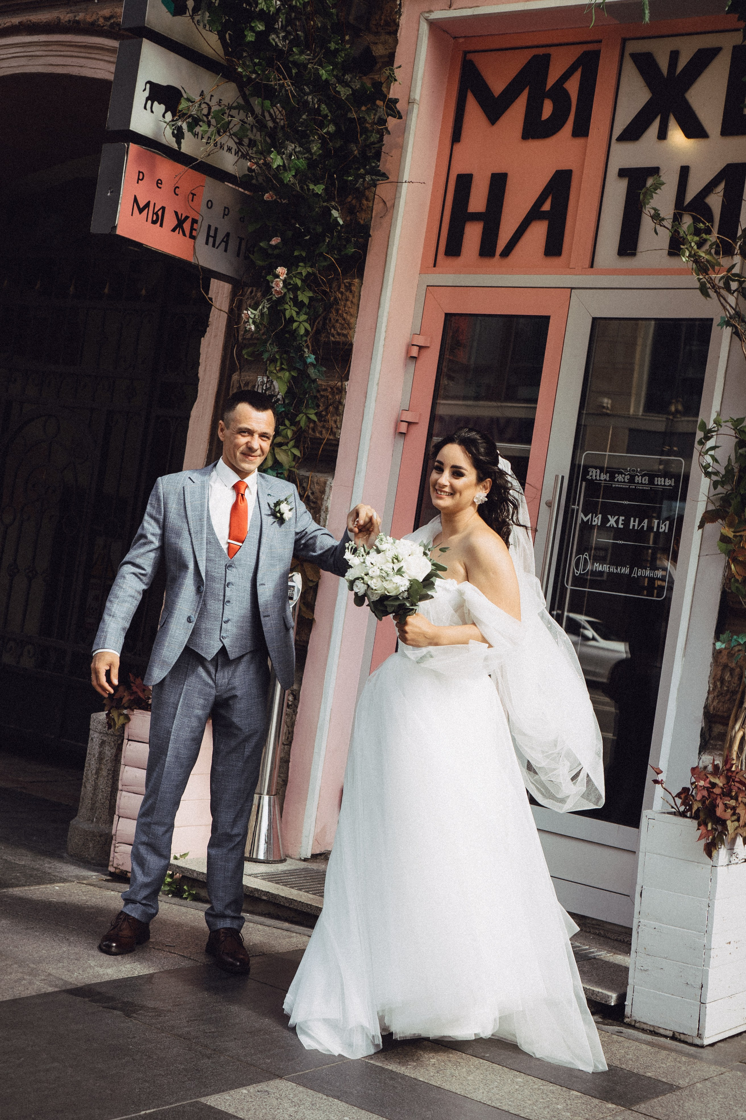 СВАДЕБНАЯ ПРОГУЛКА РЕСТОРАН МЫ ЖЕ НА ТЫ И ФОТОСЕССИИЯ С АВТОМОБИЛЕМ. Профессиональный фотограф, Санкт-Петербург — Виктория Богомолова