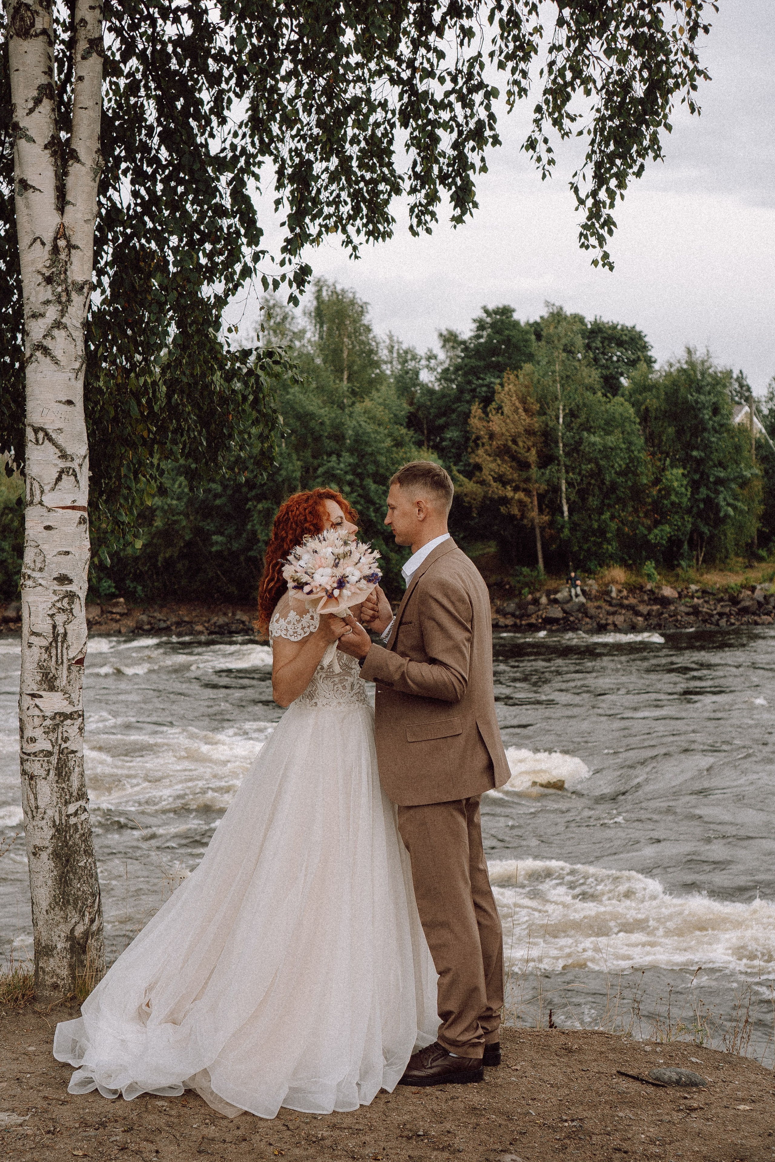 СВАДЕБНАЯ ФОТОСЕССИИЯ ПАРЫ В ГОРОДЕ ПРИОЗЕРСК В СОСНОВОМ ЛЕСУ И С ПИКАПОМ. Профессиональный фотограф, Санкт-Петербург — Виктория Богомолова