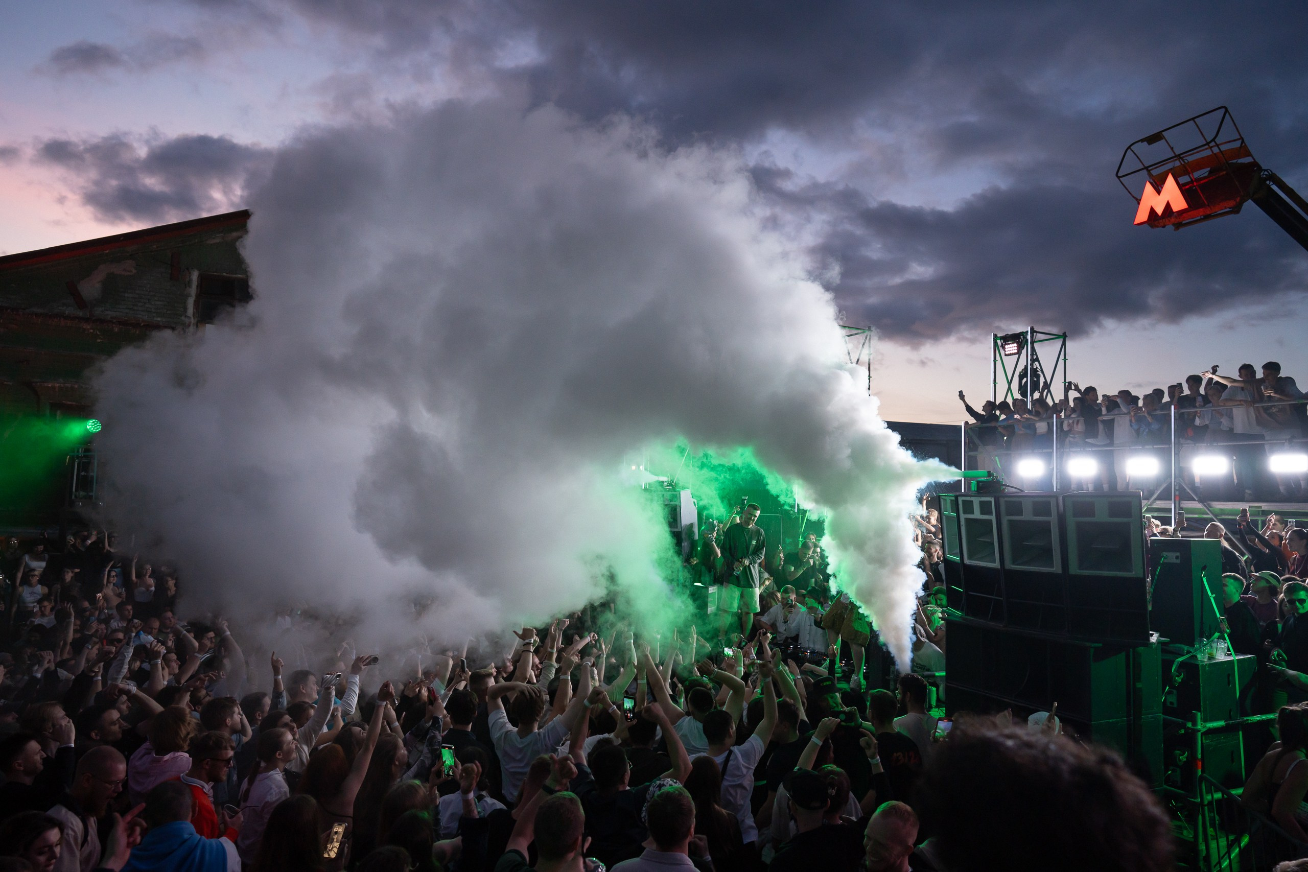 Metro Gorkovskaya Port June 1506. Sunnyman