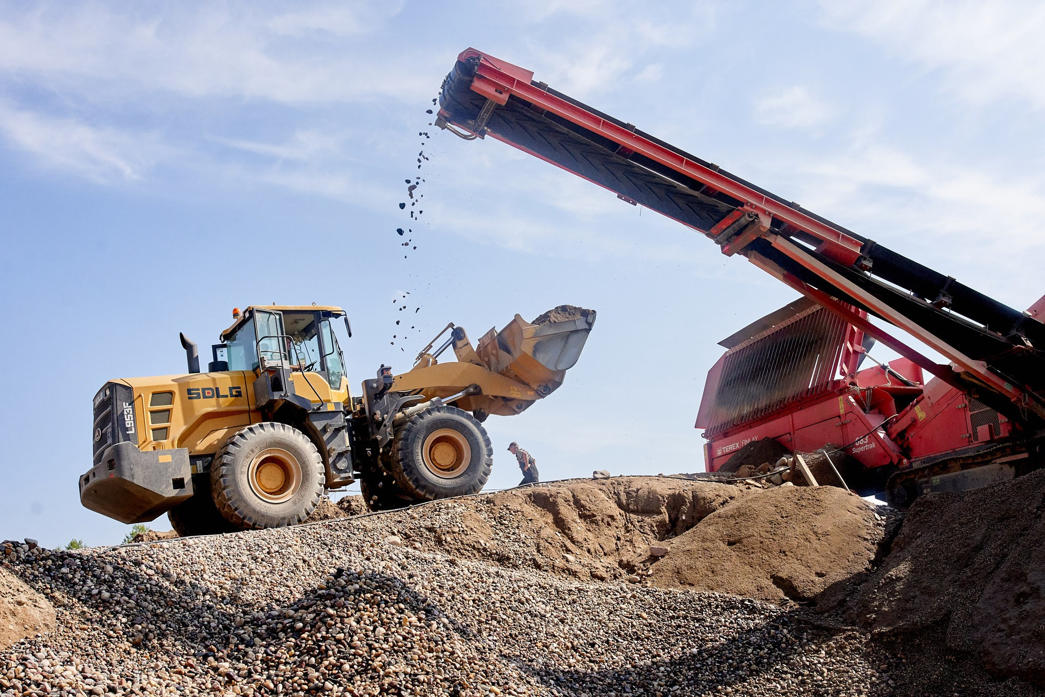 Сортировка песка. Фотосъемка промышленности. Бизнес промышленая съемка.
