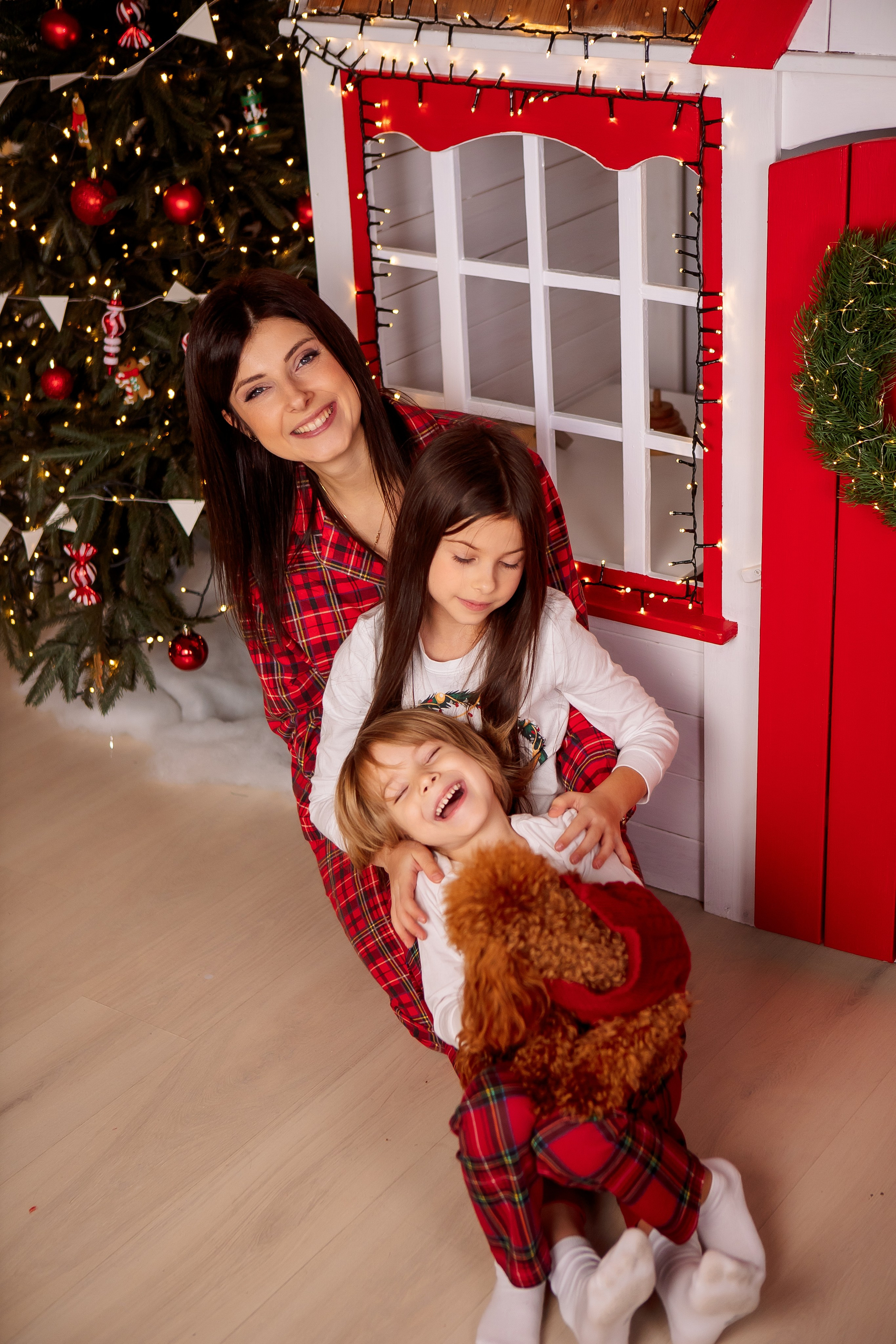 Семейная новогодняя фотосессия. Семейный детский фотограф. Фотосессия в Минске