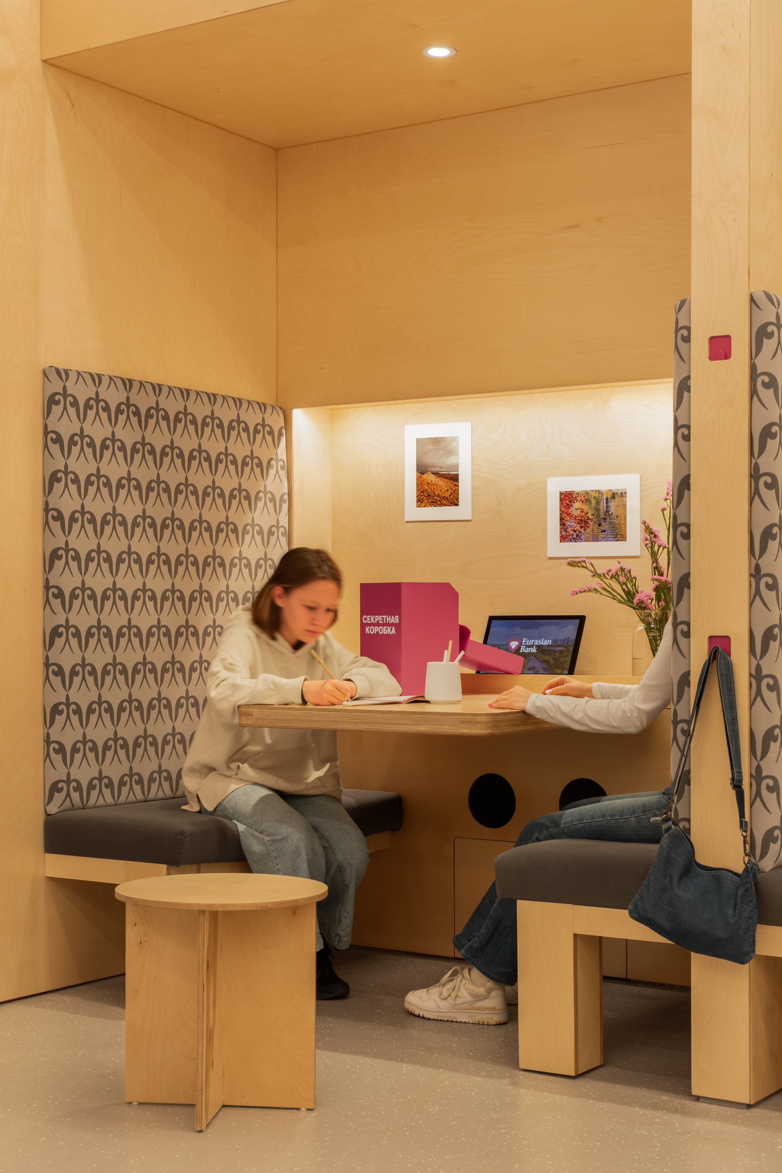 Юлия Малышева — Евразийский Банк. Roman Yakunin — interior photographer in Almaty, Kazakhstan