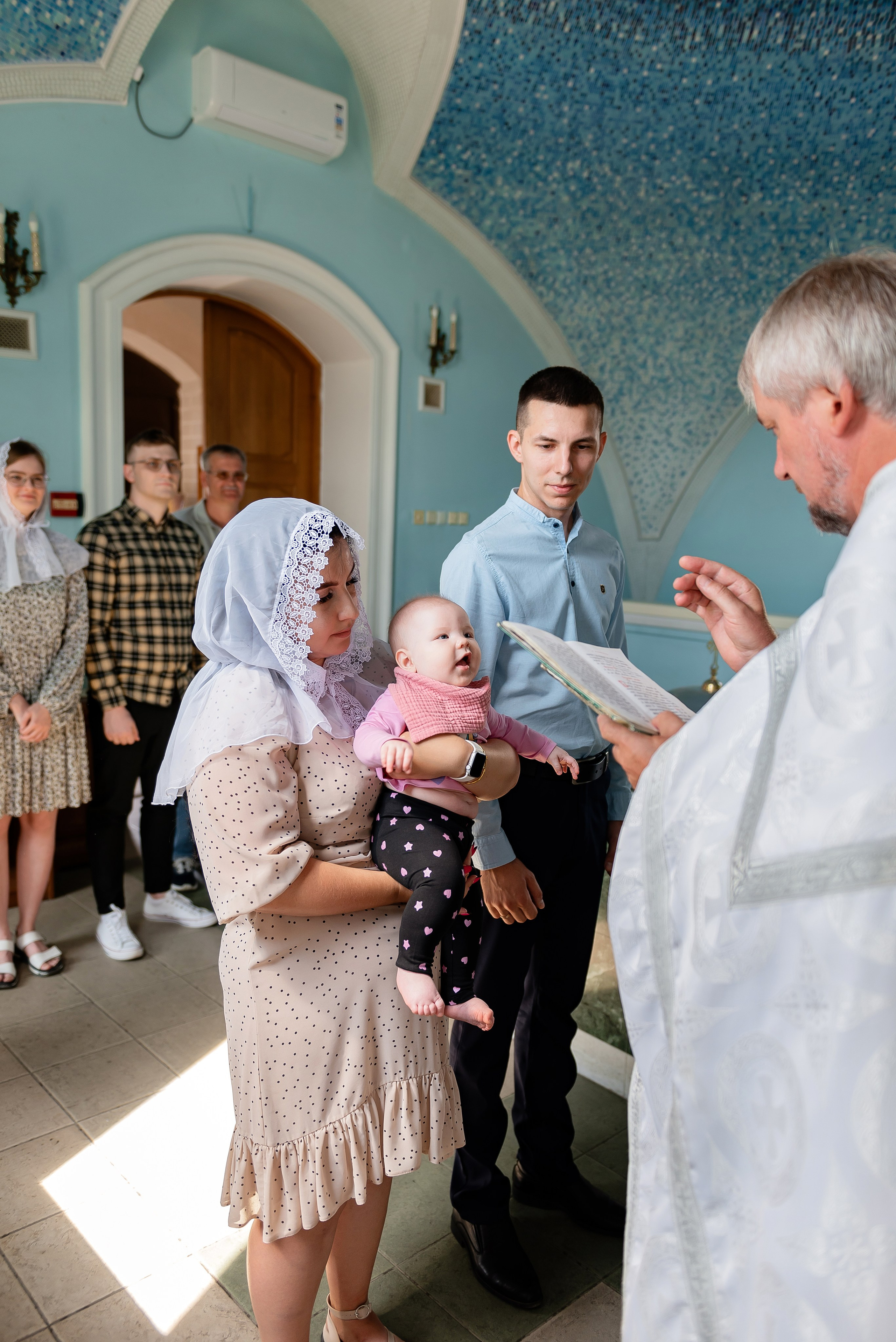 Крещение Ясеньки. Фотограф Татьяна Иванчикова