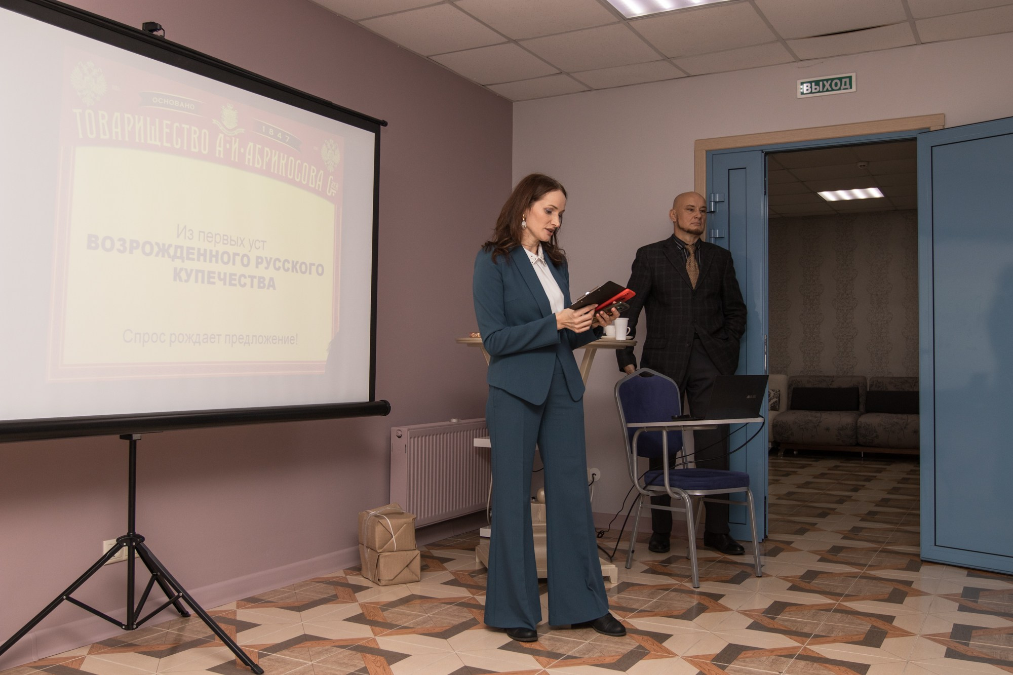 Встреча с потомком шоколадной фабрики Абрикосовых. Репортажный, промышленный и маркетплейс-фотограф Дмитрий Чернат