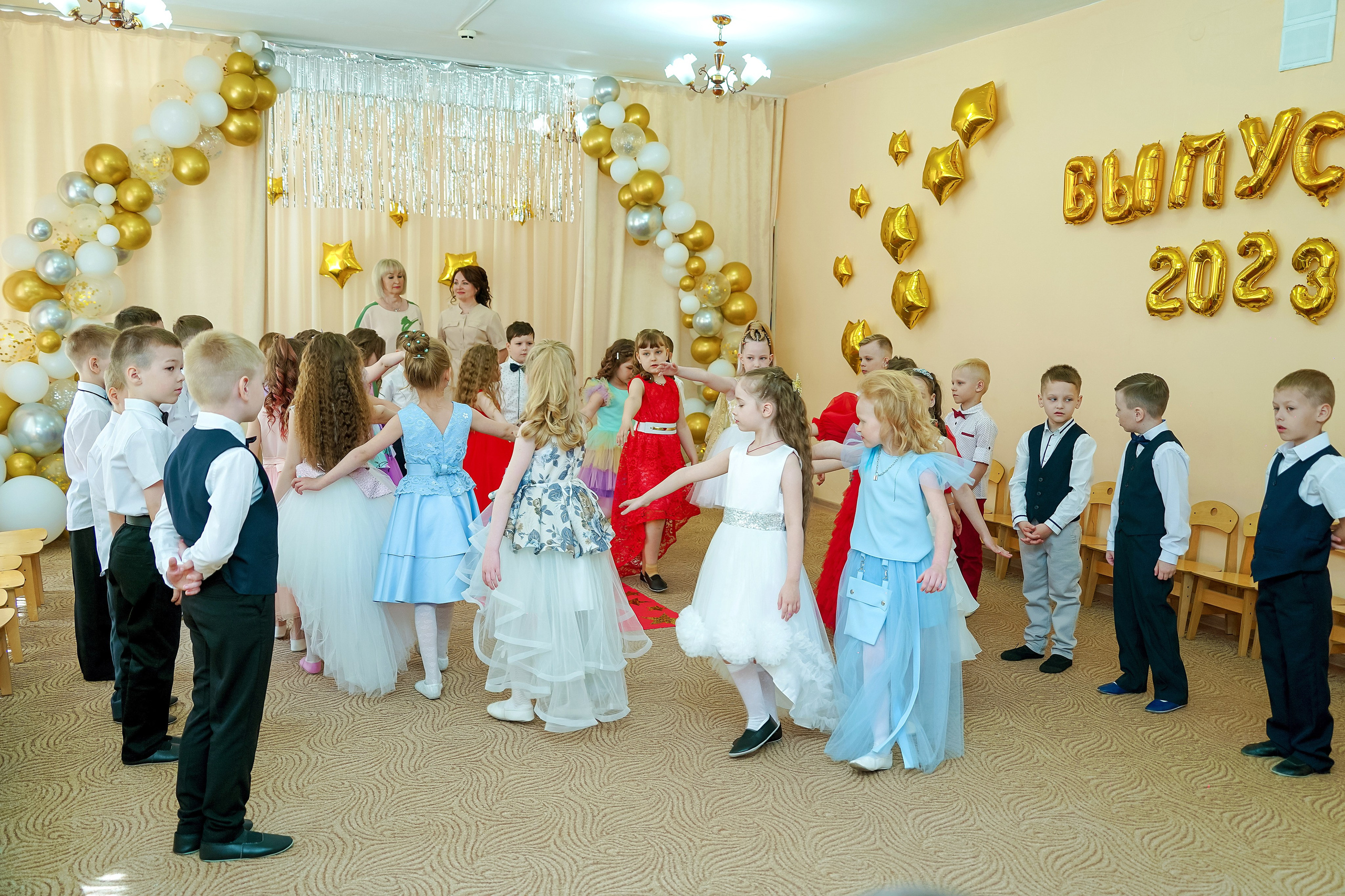 Фотосъемка видеосъёмка фотограф видеооператор новогодних утренников  в. Фотограф, видеооператор Нина Коршунова