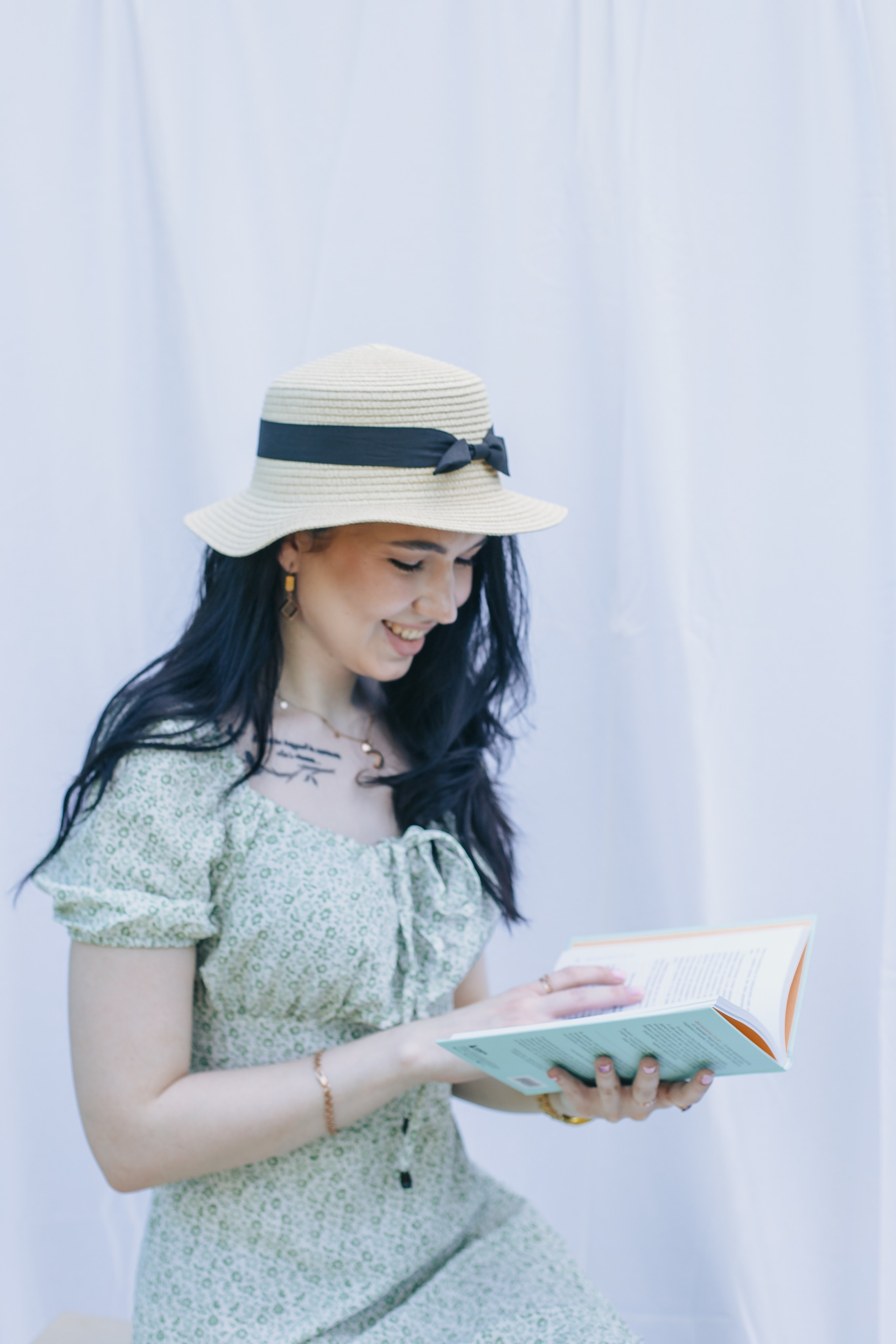 Александра. Выпускные альбомы Искитим, Бердск и Новосибирск Крюкова Елена