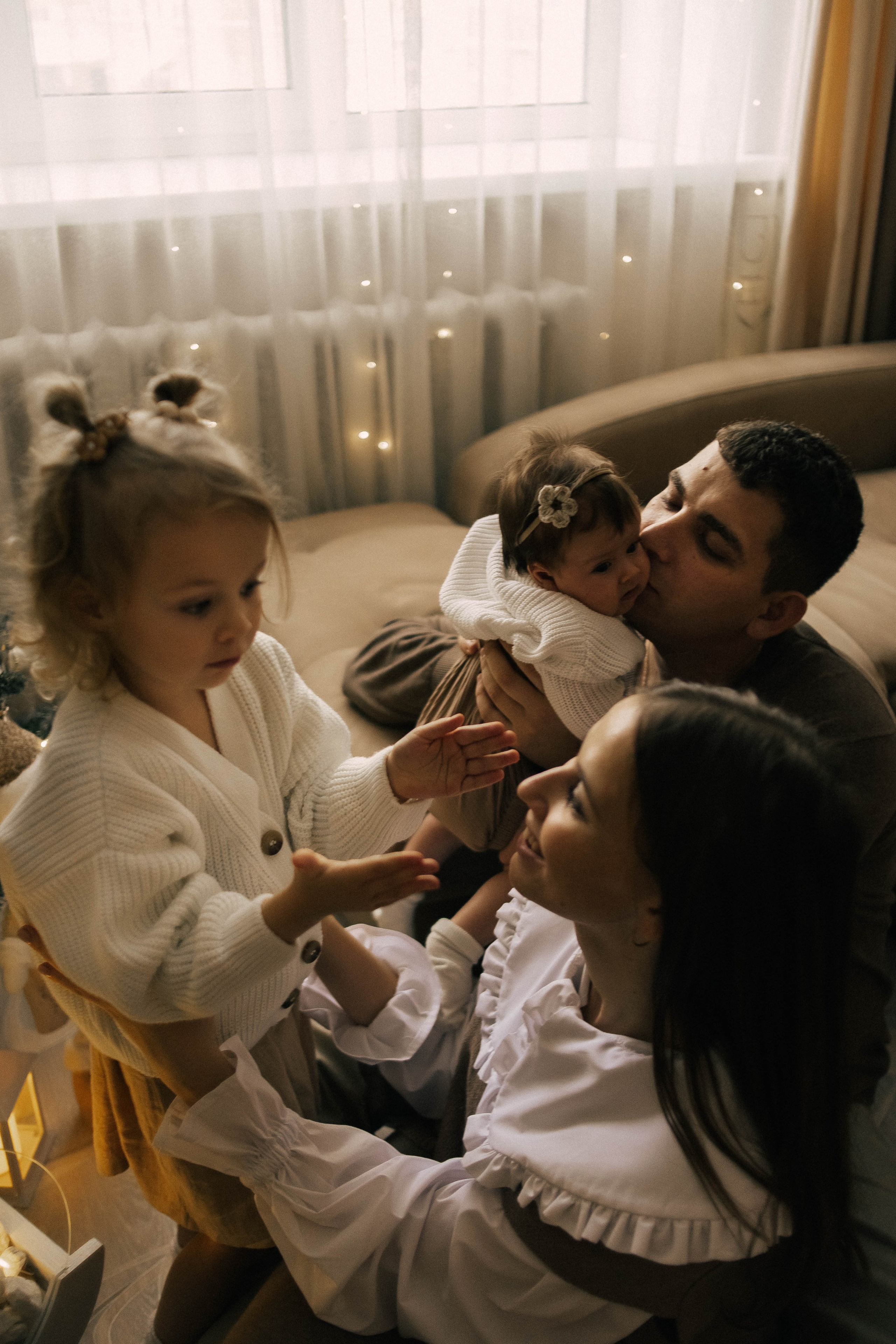 Анастасия, Андрей, Ариша и Анюта. Главная