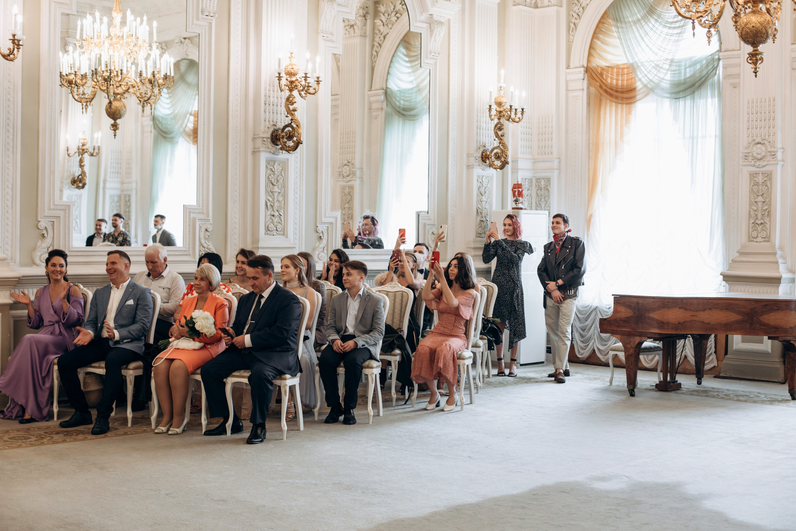 Свадьба на катере. Свадебный фотограф в Санкт-Петербурге Вика Стукачева