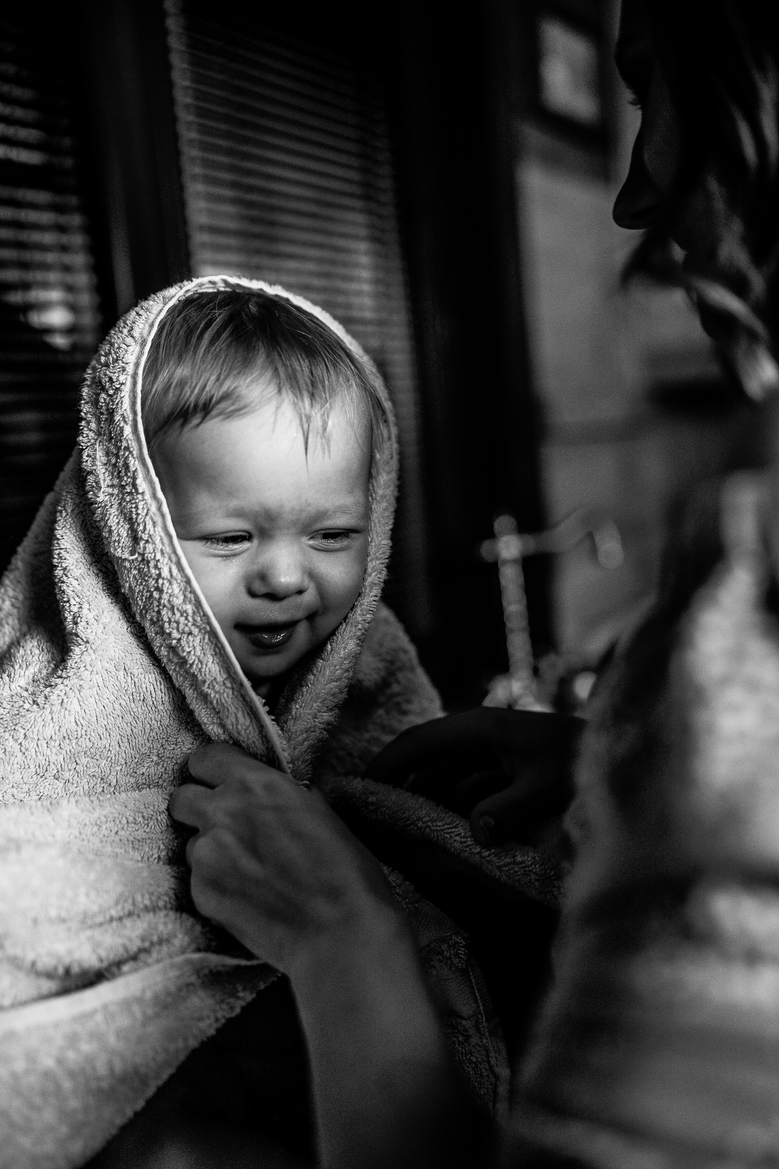 Домашние купания малыша. Искренний фотограф