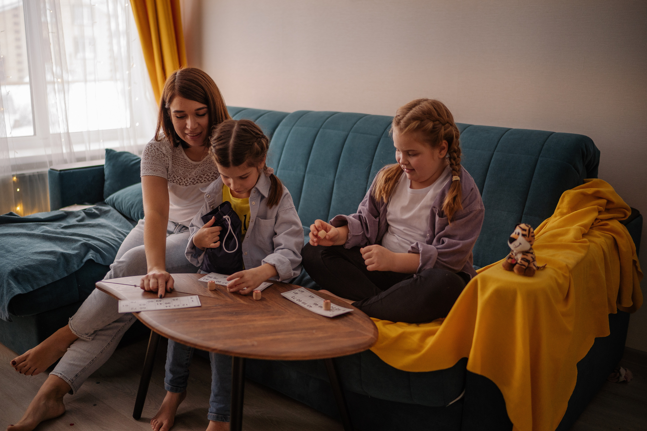 Таня, Вика и Алиса и кот Марс. Искренний фотограф