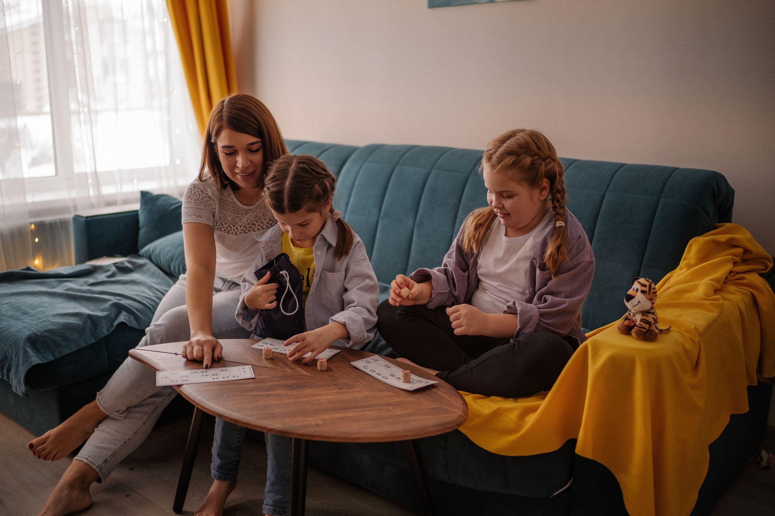 Таня, Вика и Алиса и кот Марс. Искренний фотограф