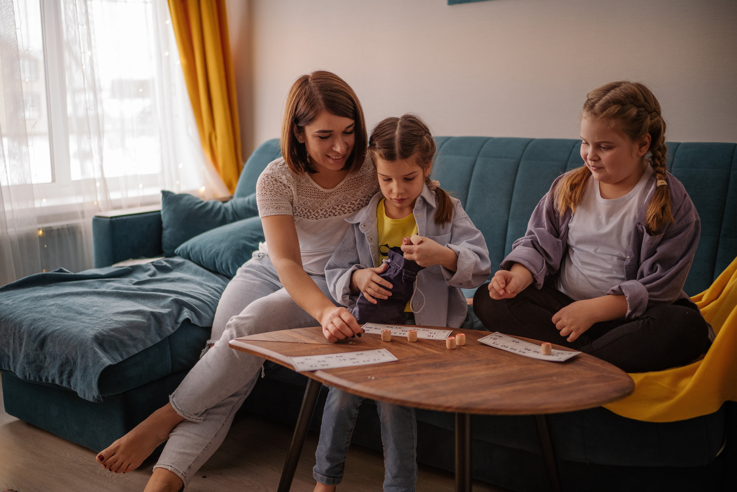 Таня, Вика и Алиса и кот Марс. Искренний фотограф