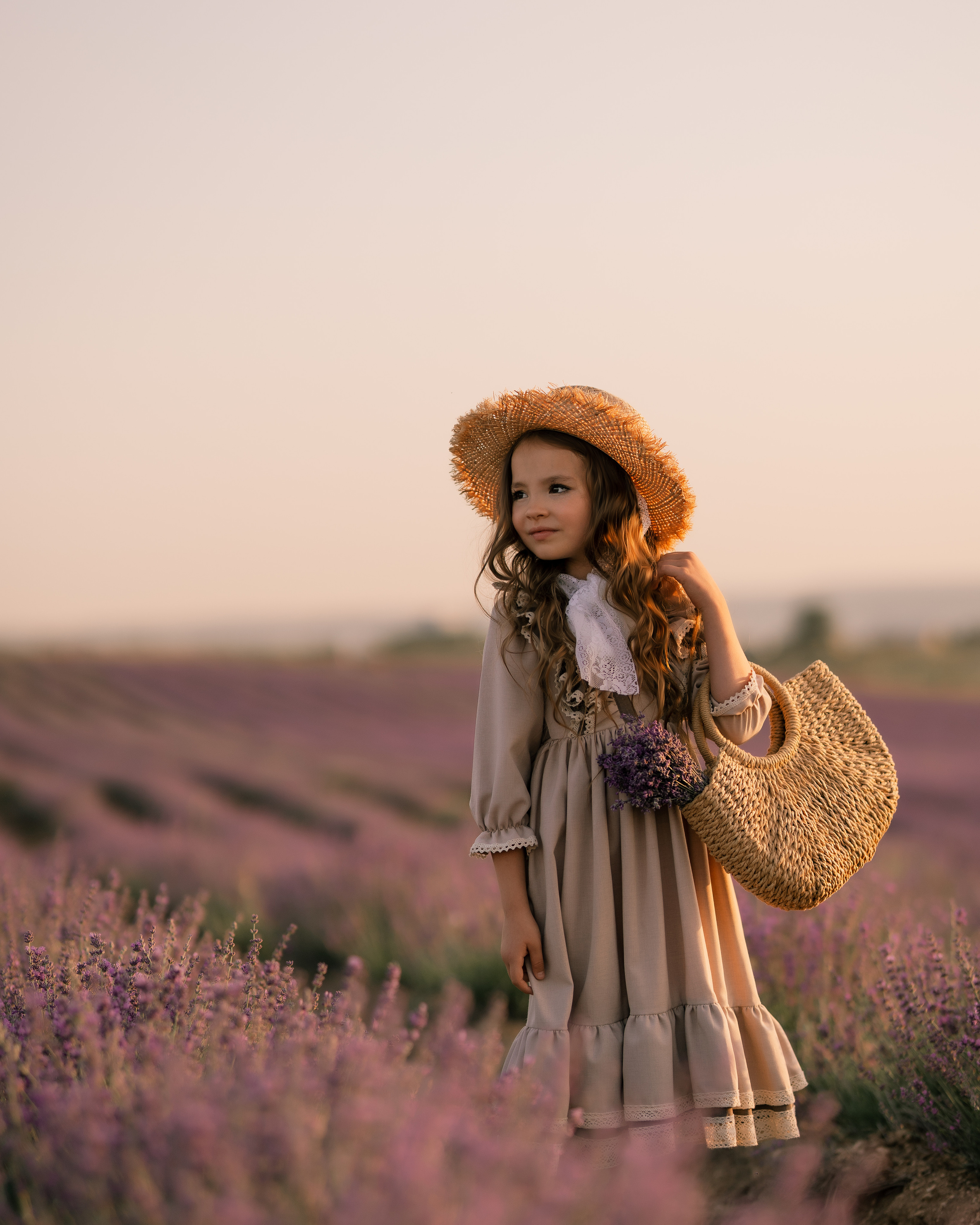 В лавандовом поле п.Тургеневка. Искренний фотограф