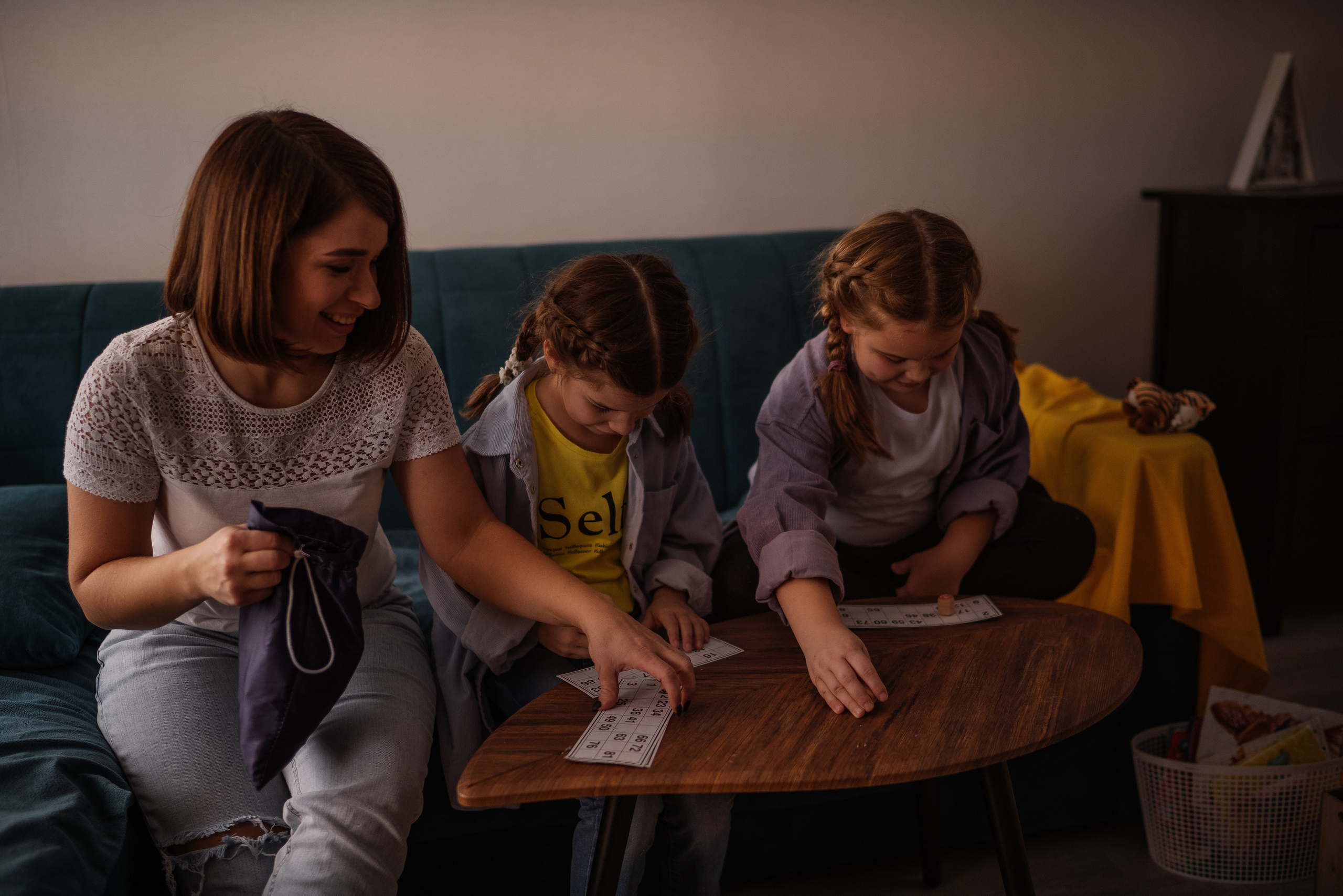 Таня, Вика и Алиса и кот Марс. Искренний фотограф