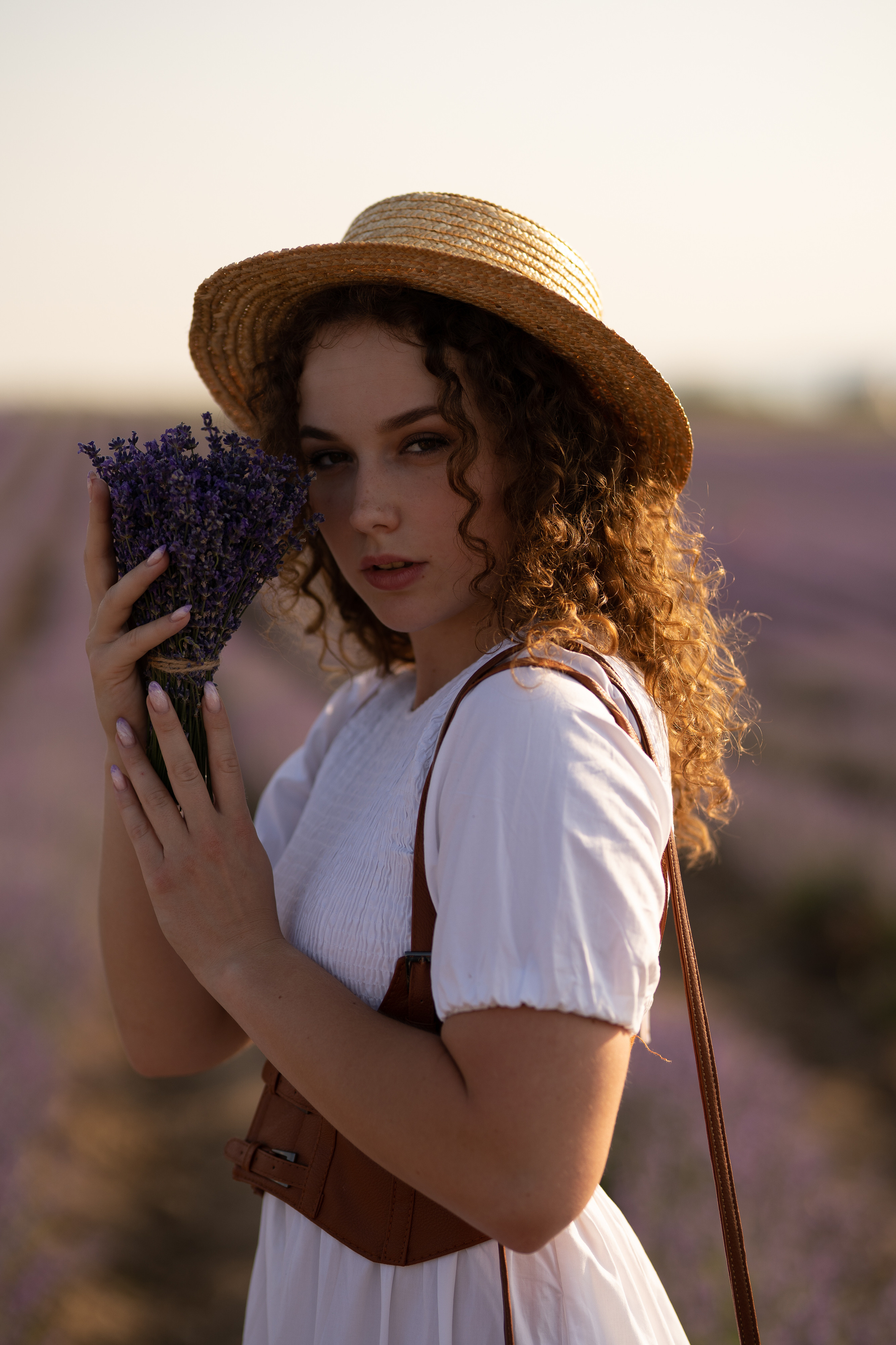 Девушка в лаванде пос. Тургеневка Крым (модель Ксения Лен). Искренний фотограф