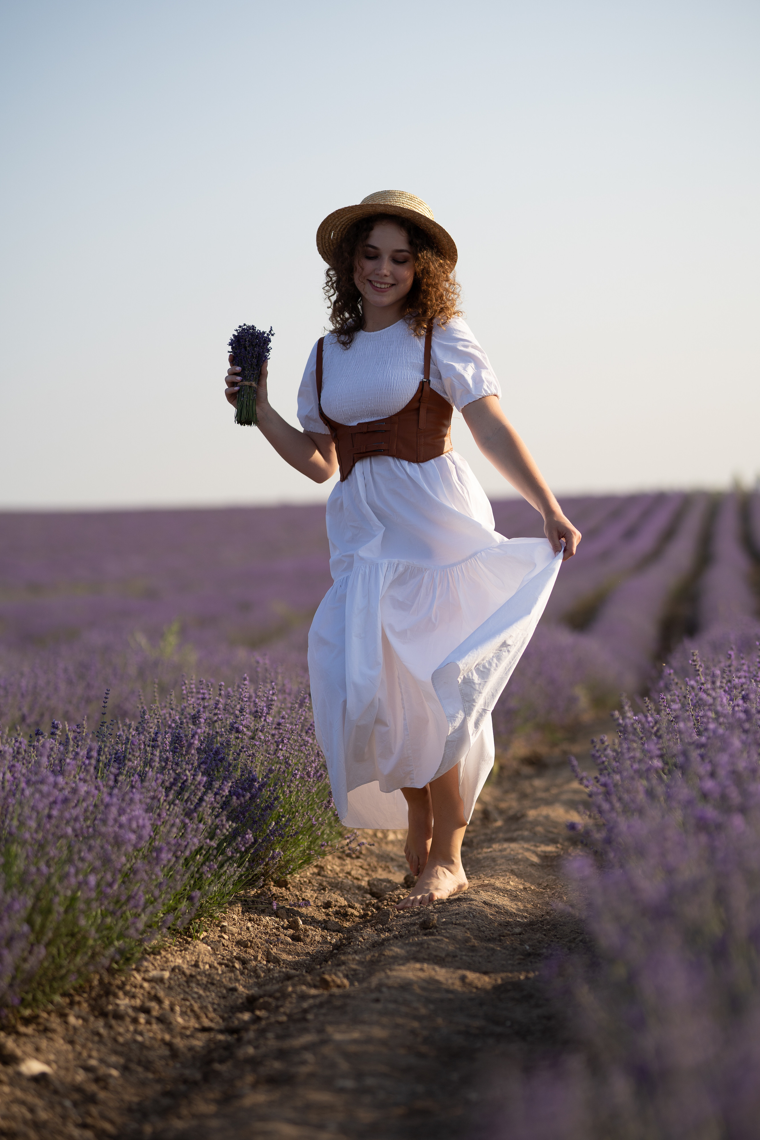 Девушка в лаванде пос. Тургеневка Крым (модель Ксения Лен). Искренний фотограф