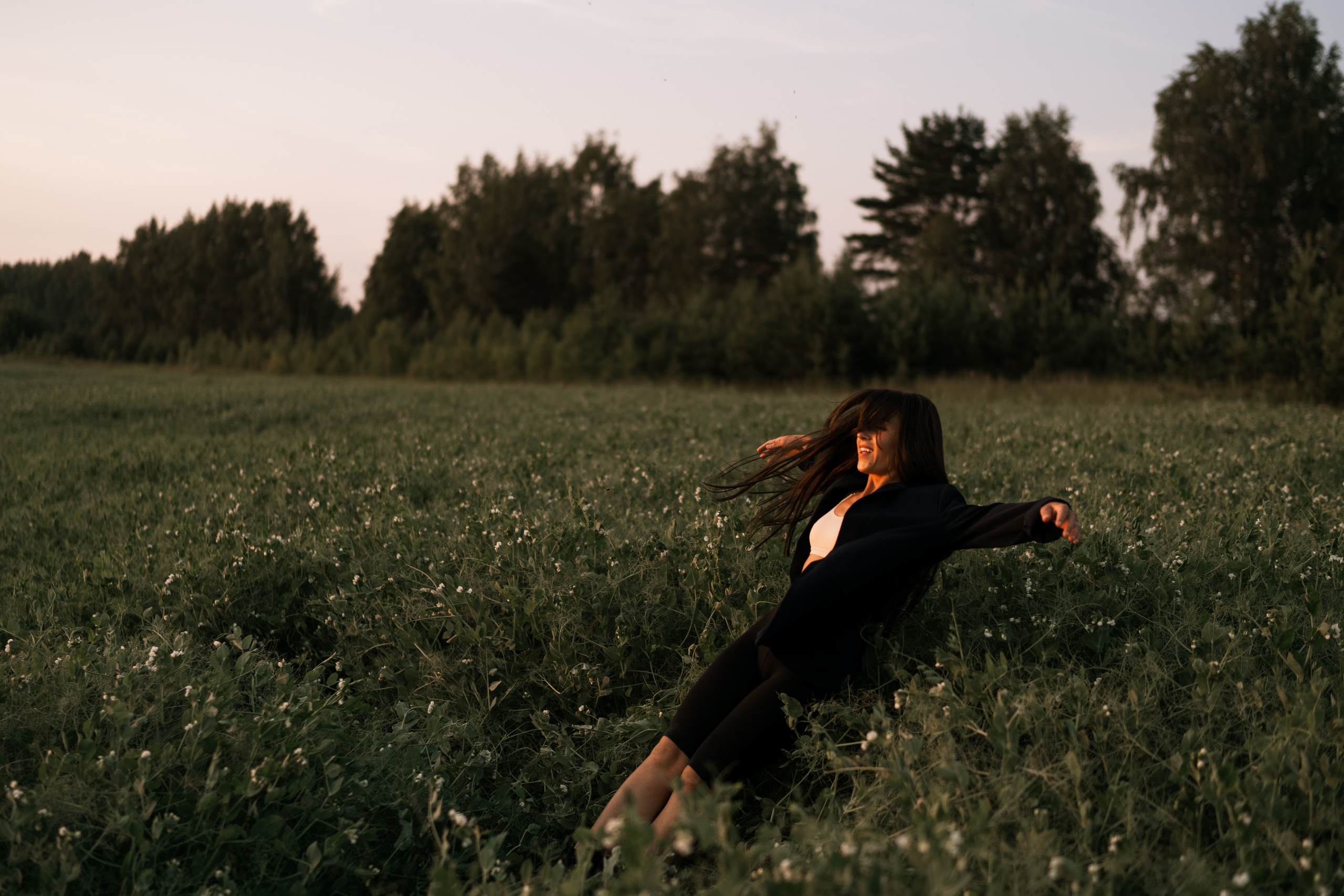 Жаркий июньский вечер. Искренний фотограф
