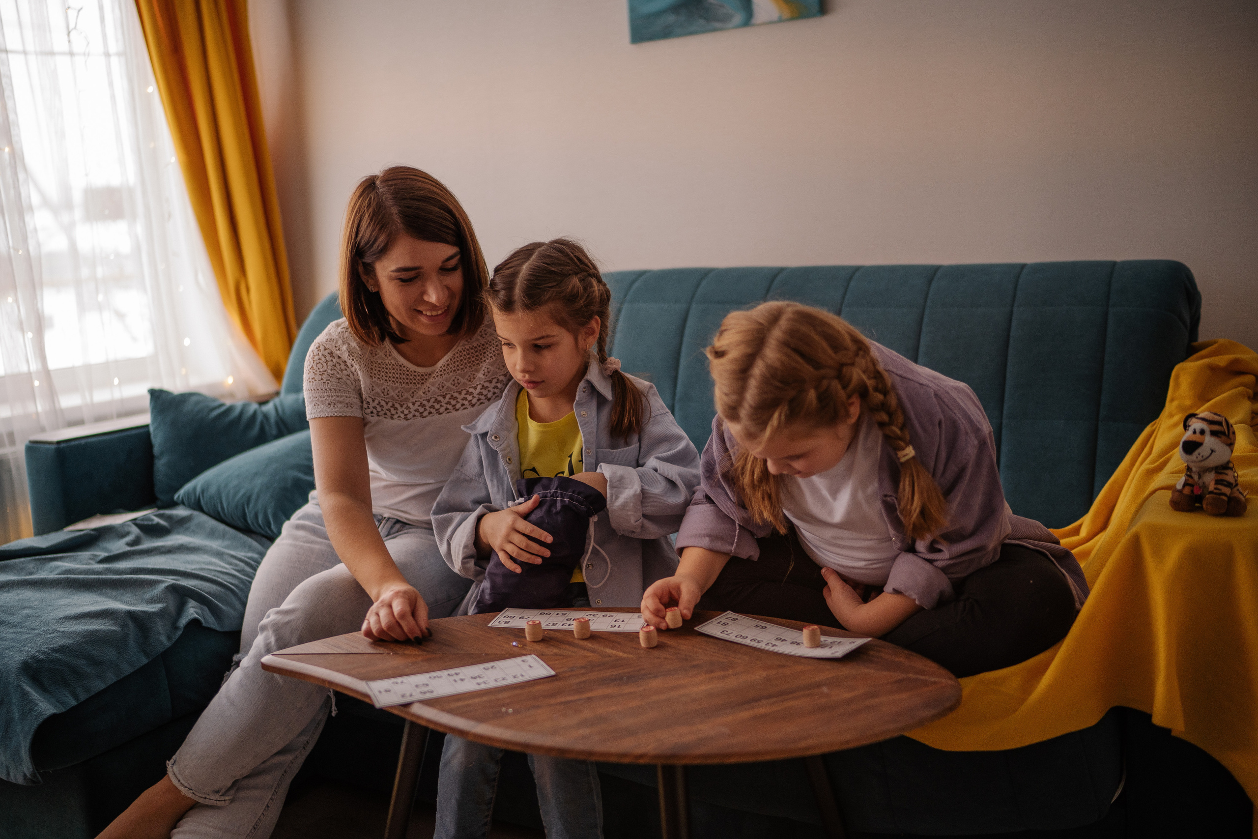 Таня, Вика и Алиса и кот Марс. Искренний фотограф