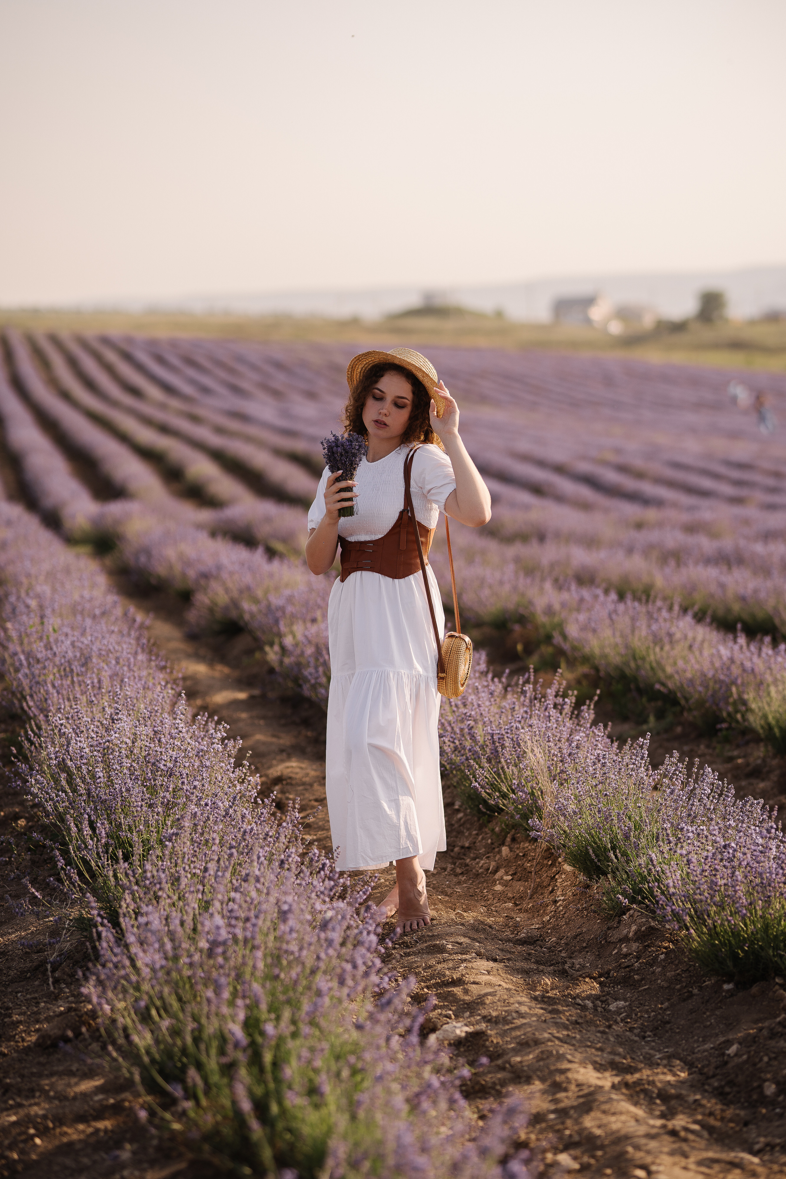 Девушка в лаванде пос. Тургеневка Крым (модель Ксения Лен). Искренний фотограф