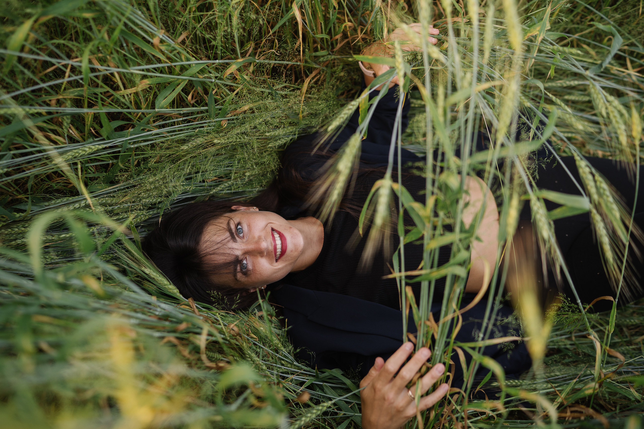Жаркий июньский вечер. Искренний фотограф