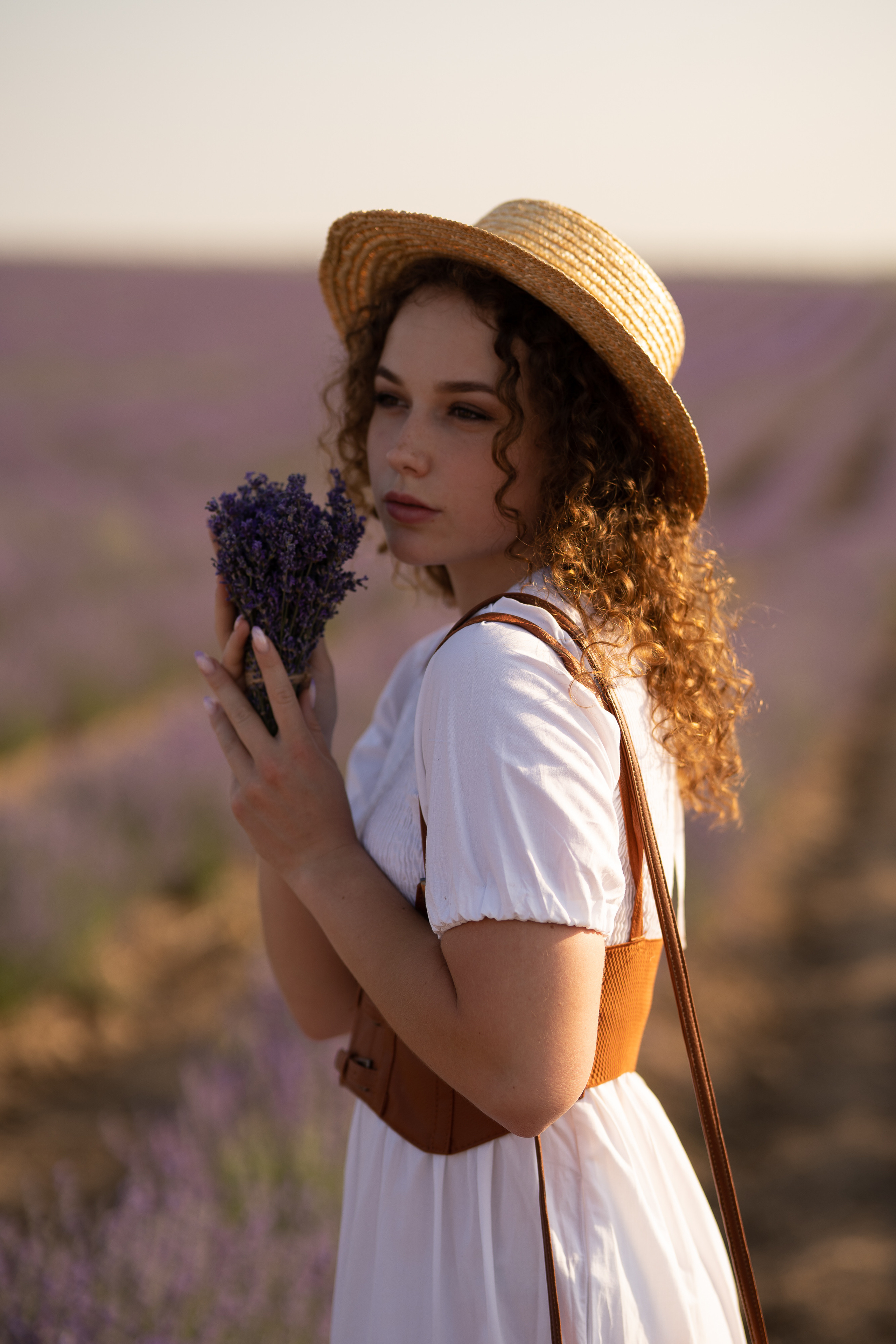 Девушка в лаванде пос. Тургеневка Крым (модель Ксения Лен). Искренний фотограф