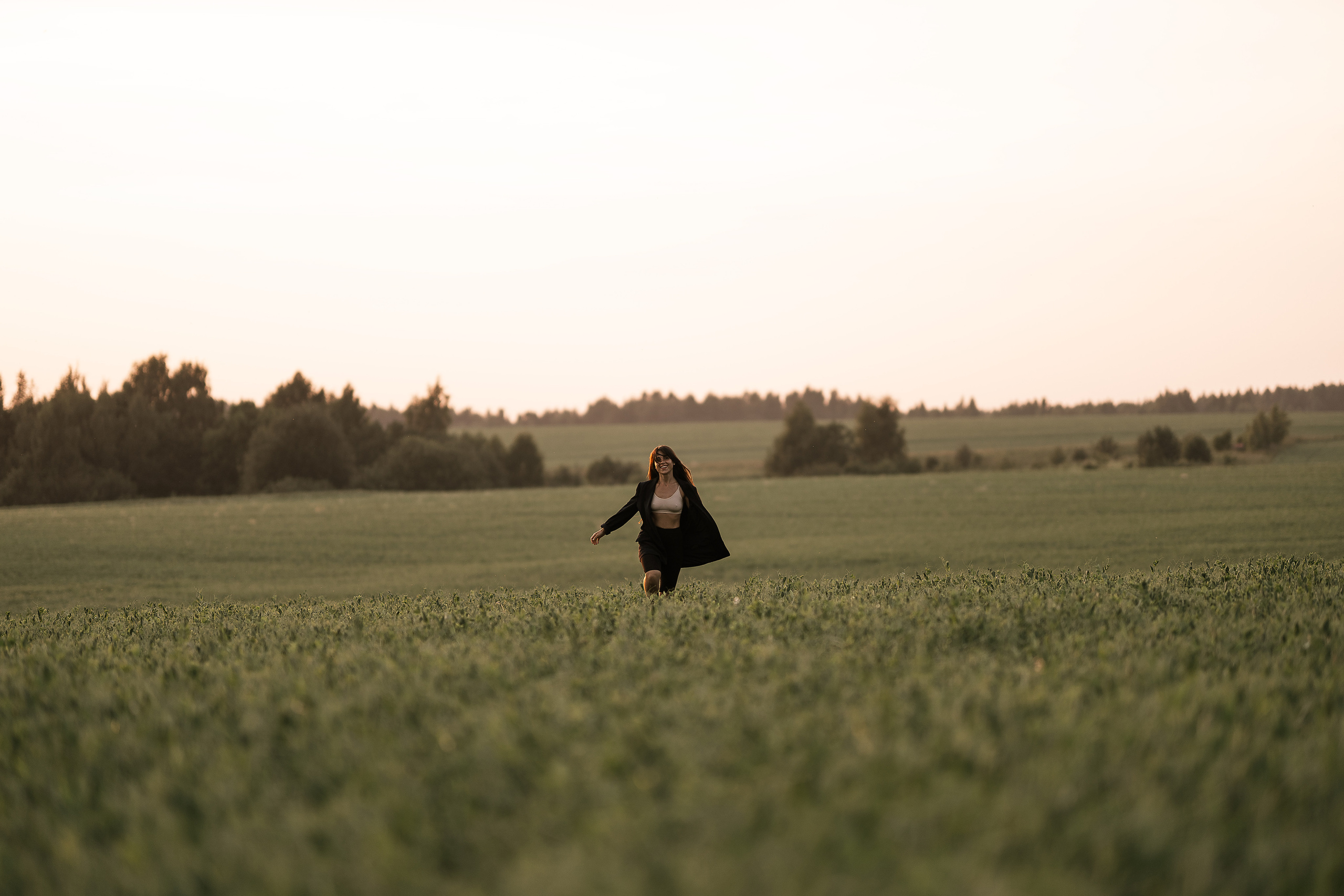 Жаркий июньский вечер. Искренний фотограф