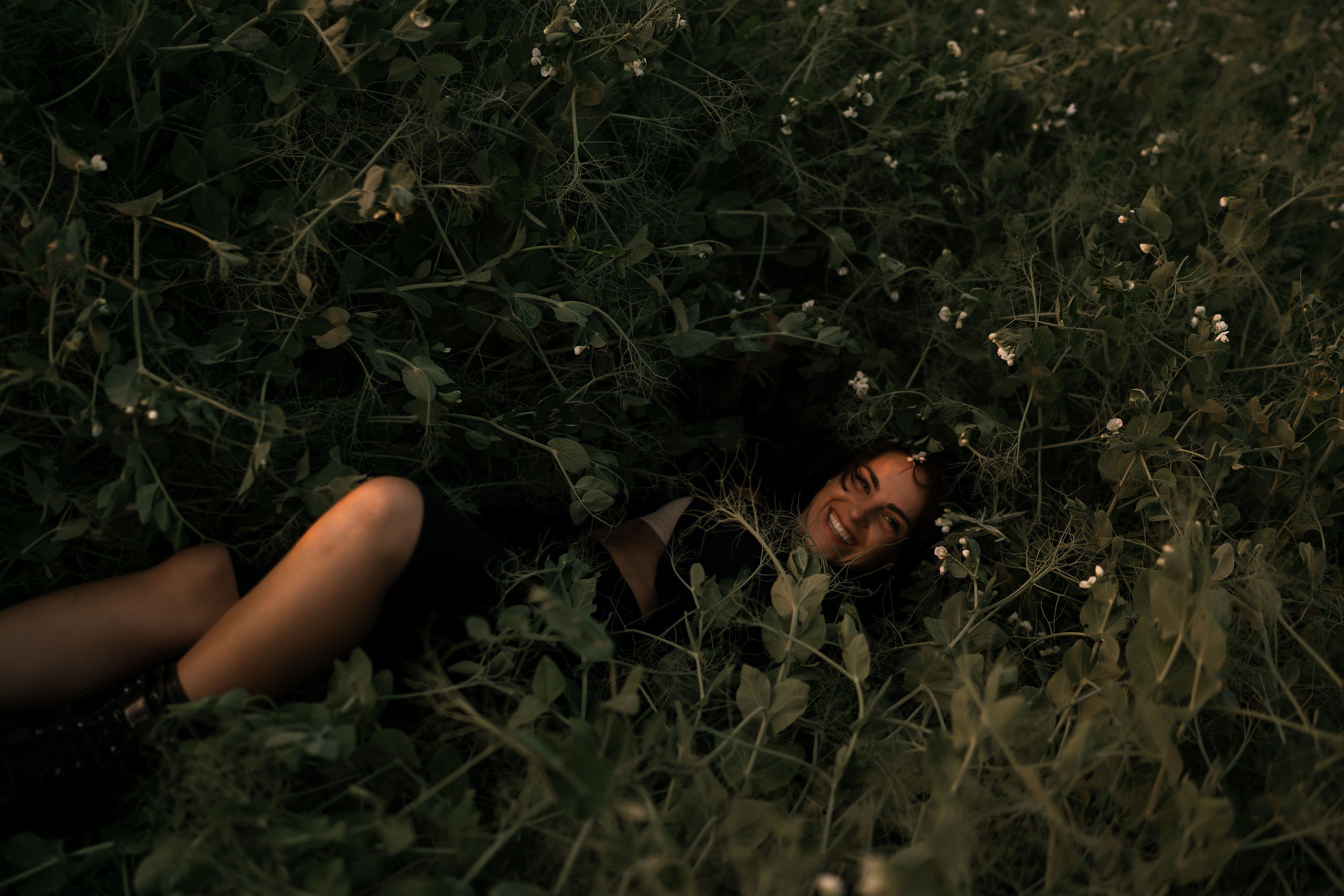 Жаркий июньский вечер. Искренний фотограф