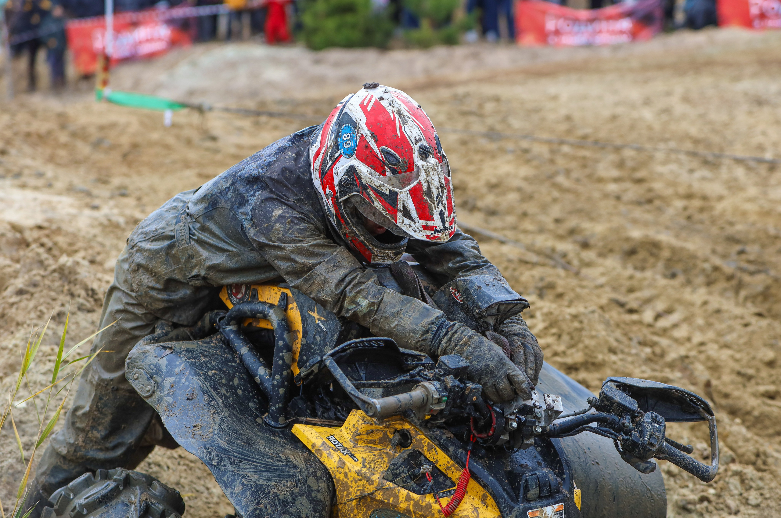 Гонки на квадроциклах Грязевое кольцо. Спортивный фотограф в Самаре