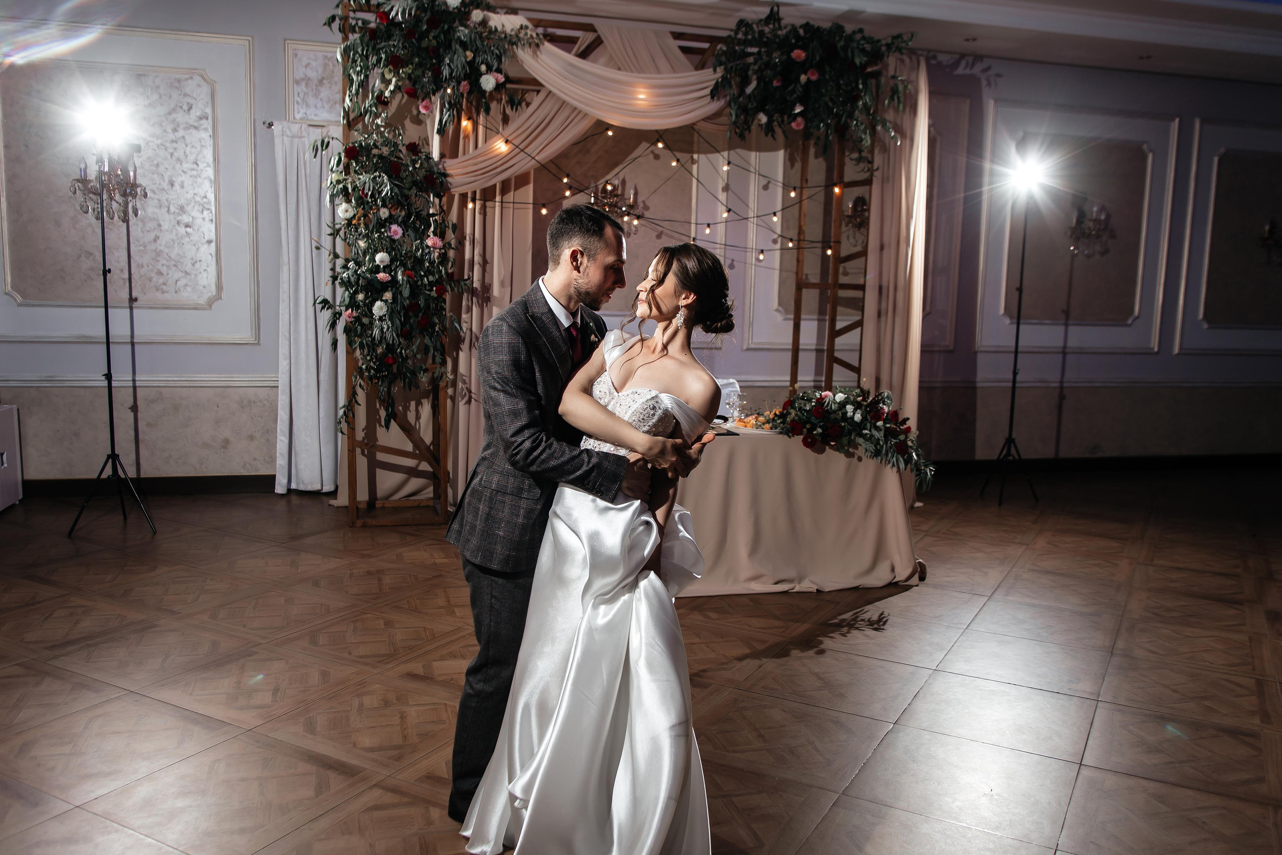 Кристина & Николай | 17.09.22. Свадебный и семейный фотограф в Омске Евгения Хакимова