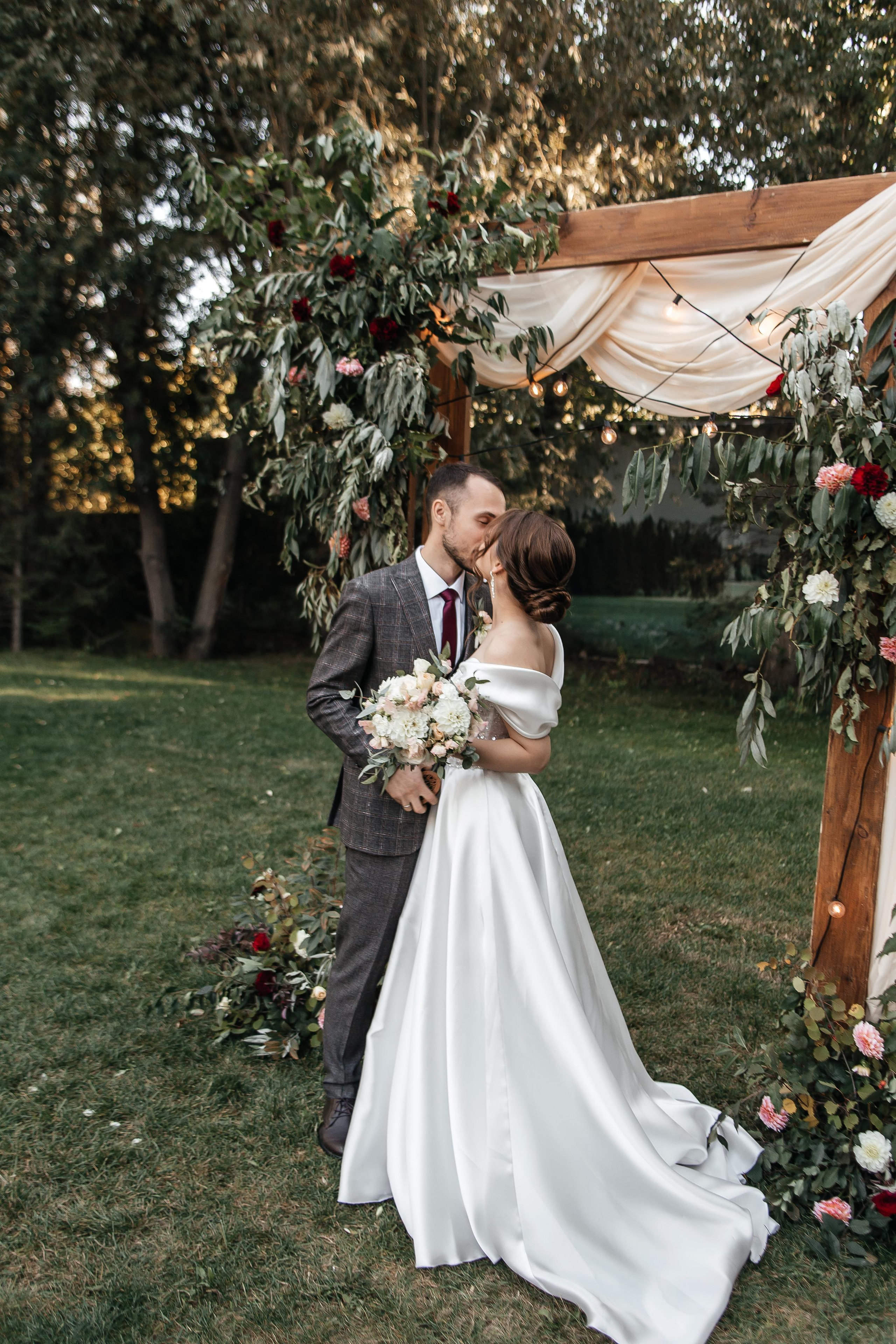 Кристина & Николай | 17.09.22. Свадебный и семейный фотограф в Омске Евгения Хакимова