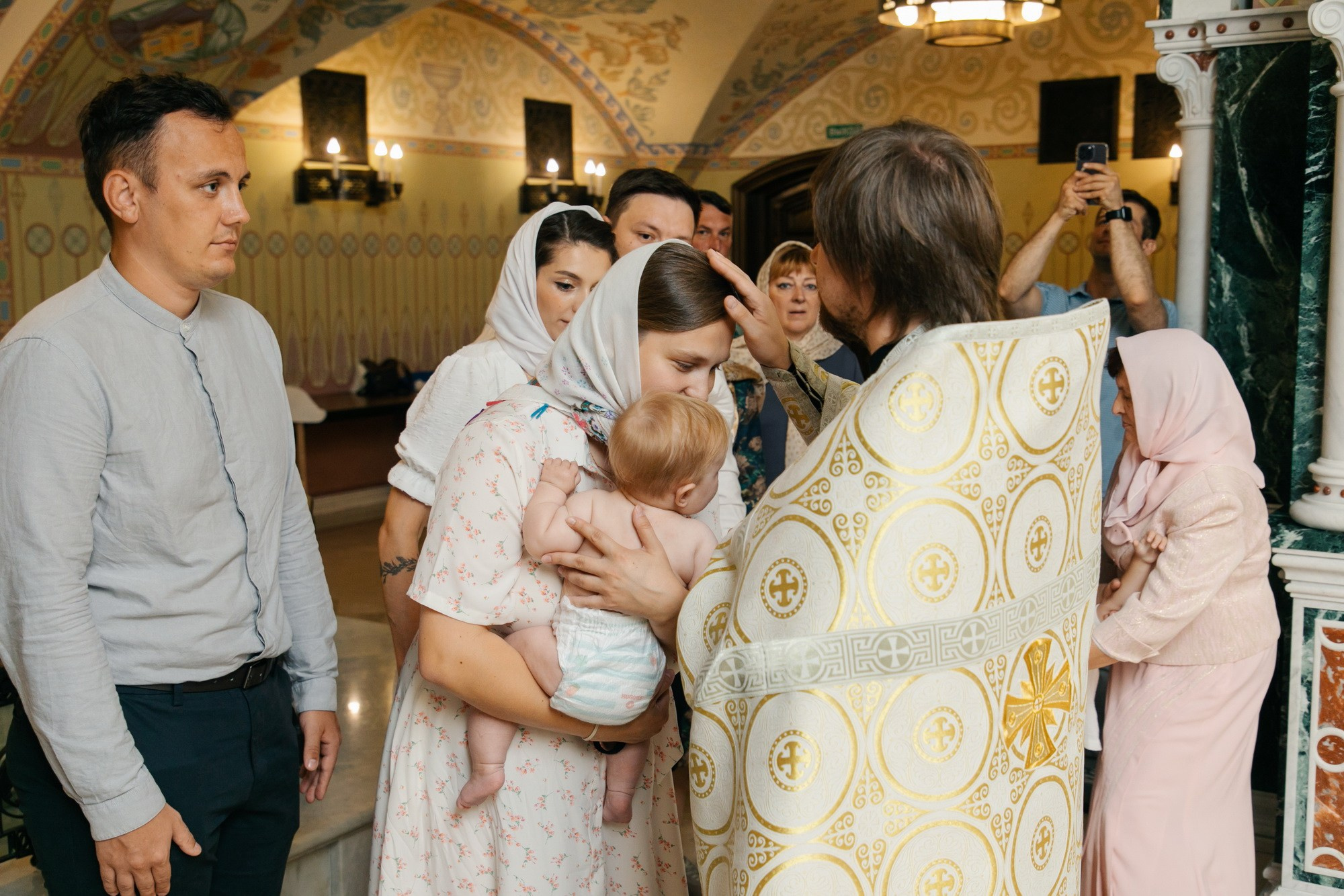 Крещение малышки в Никольском Морском соборе, г. Кронштадт, лучшие храмы для крещения, где крестить в спб, как записаться на крещение, сколько стоит крещение питре, как покреститься спб, фотограф на крещение