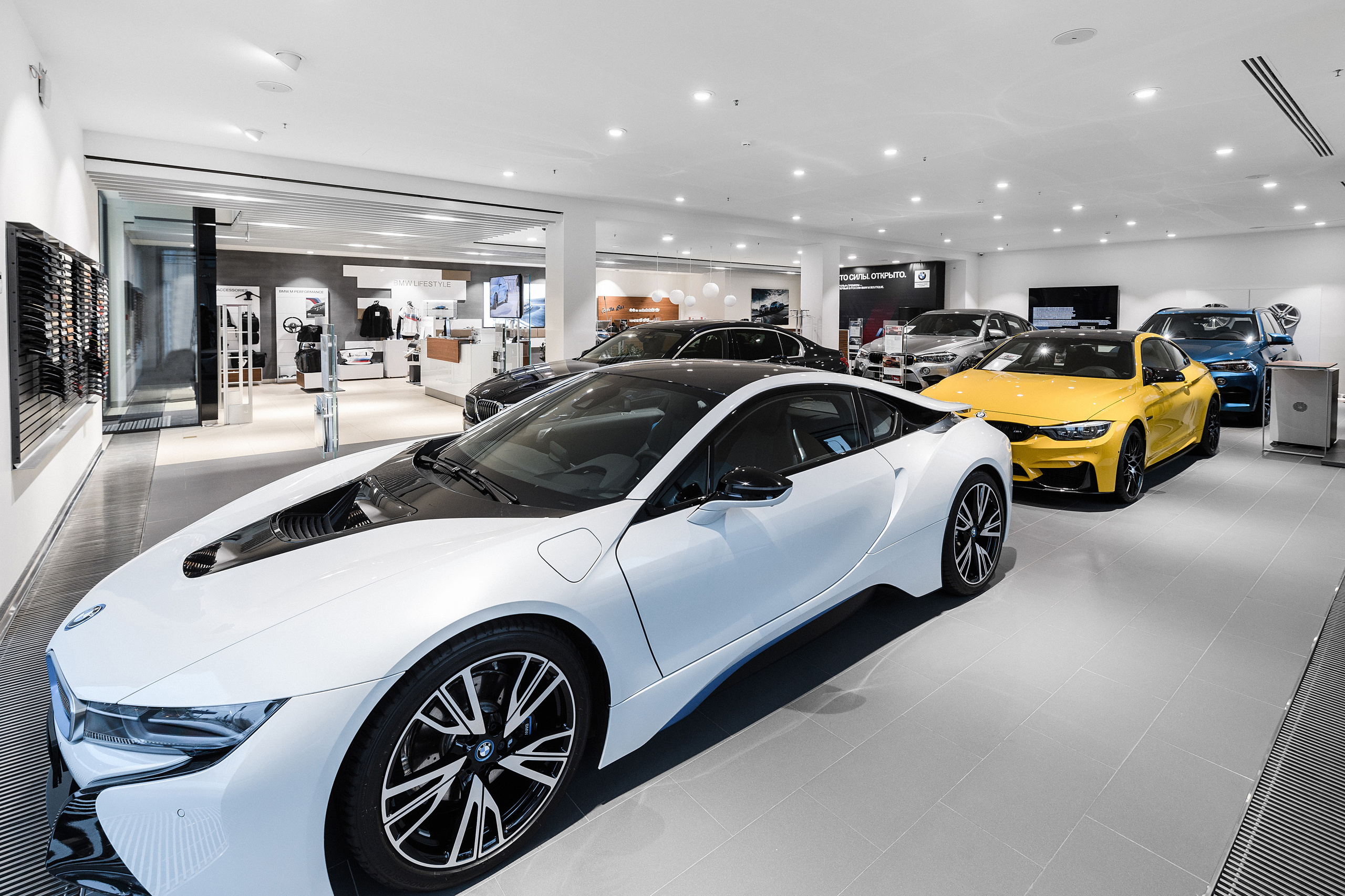 BMW Рольф-Премиум Якиманка. Фотограф Сергей Бойко Москва