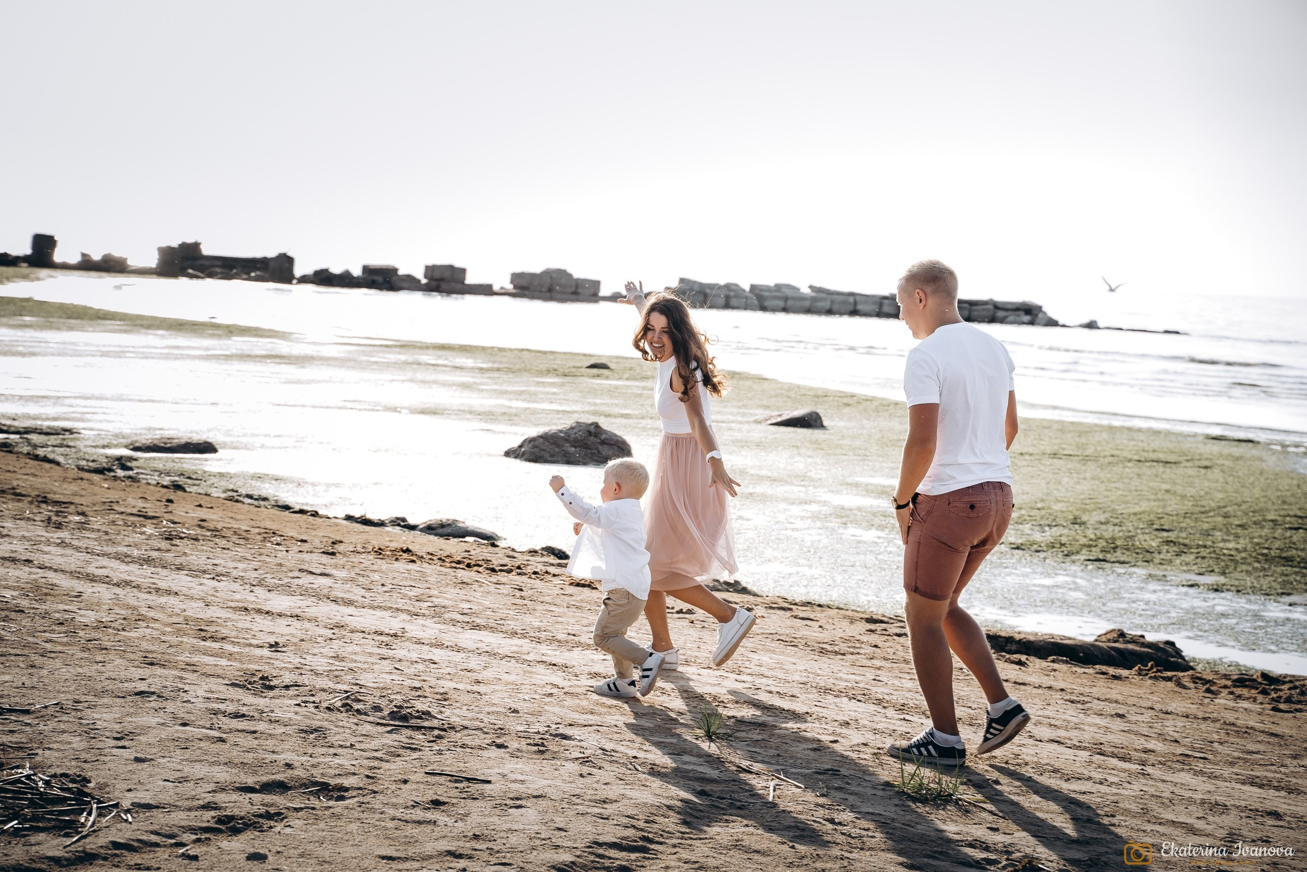 Семейная фотосессия в студии. Фотограф Екатерина в городе Новороссийск