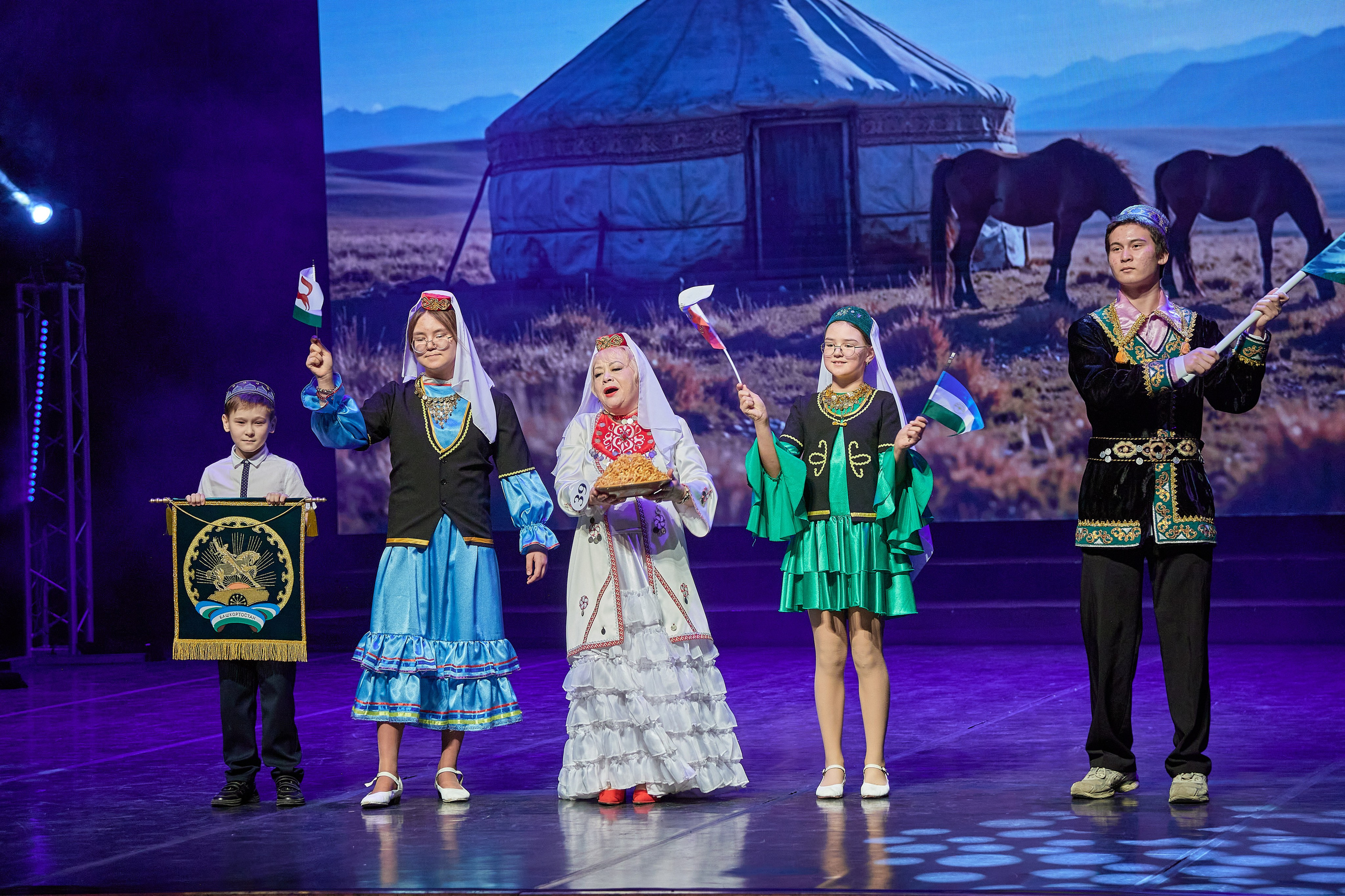 Главная бабушка Екатеринбурга 2025. Фотограф в Екатеринбурге Булат Хамитов