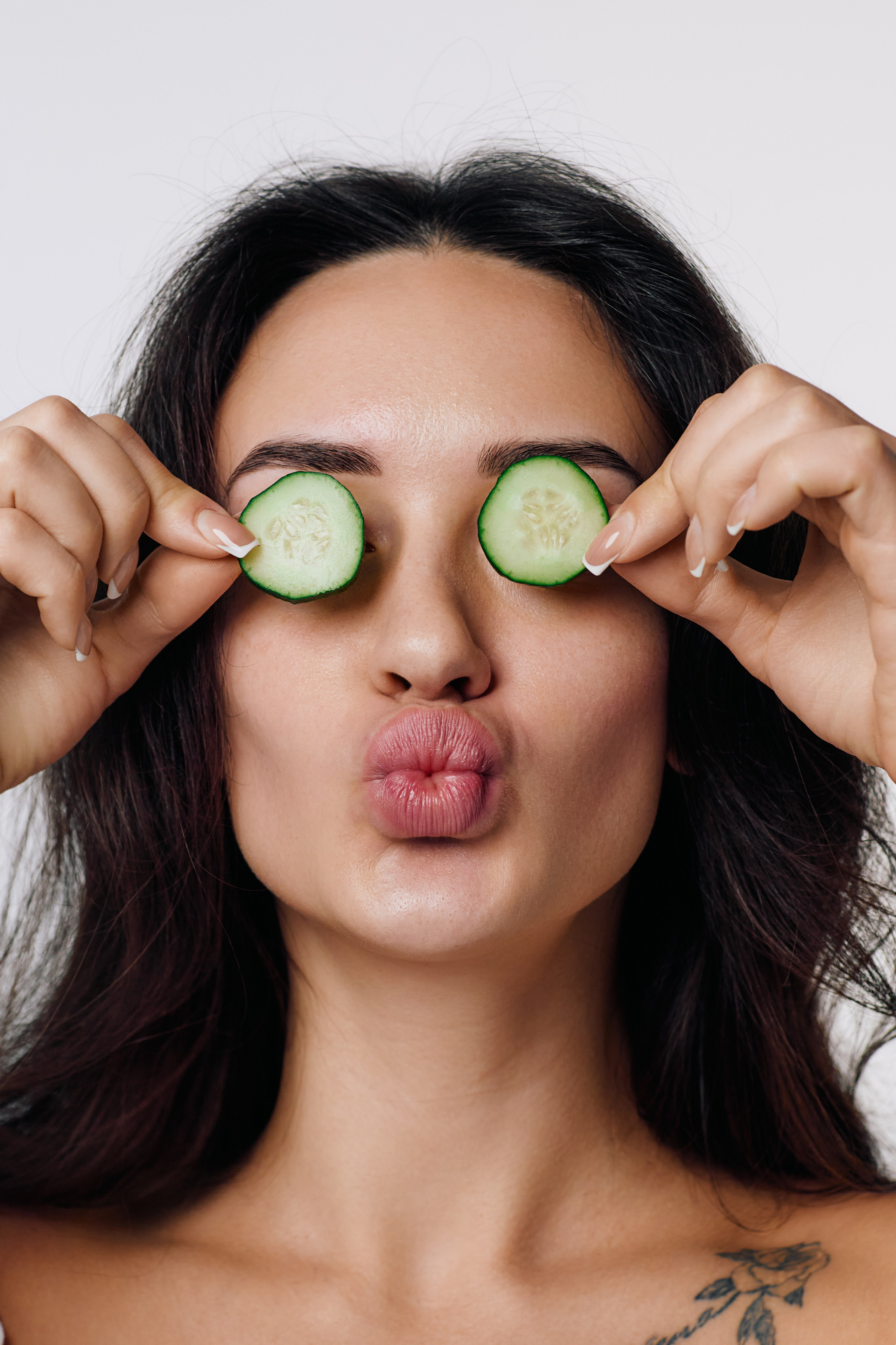 Съемка для косметических и уходовых брендов. Фотограф-портретист Евгения Синкевич в Риге и Европе