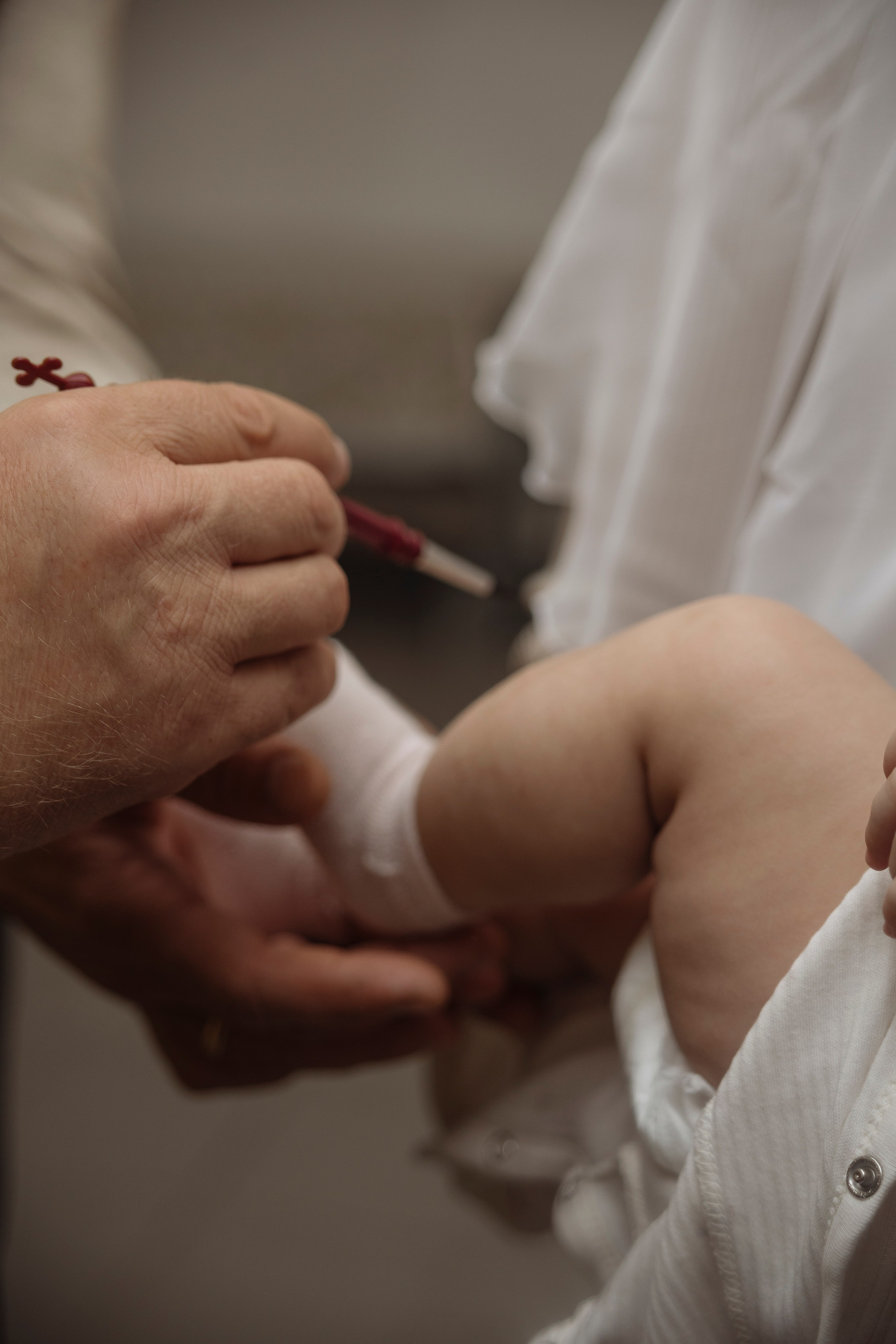 Крещение Эсмира. Я — фотограф, который помогает запечатлеть самые важные моменты вашей жизни!