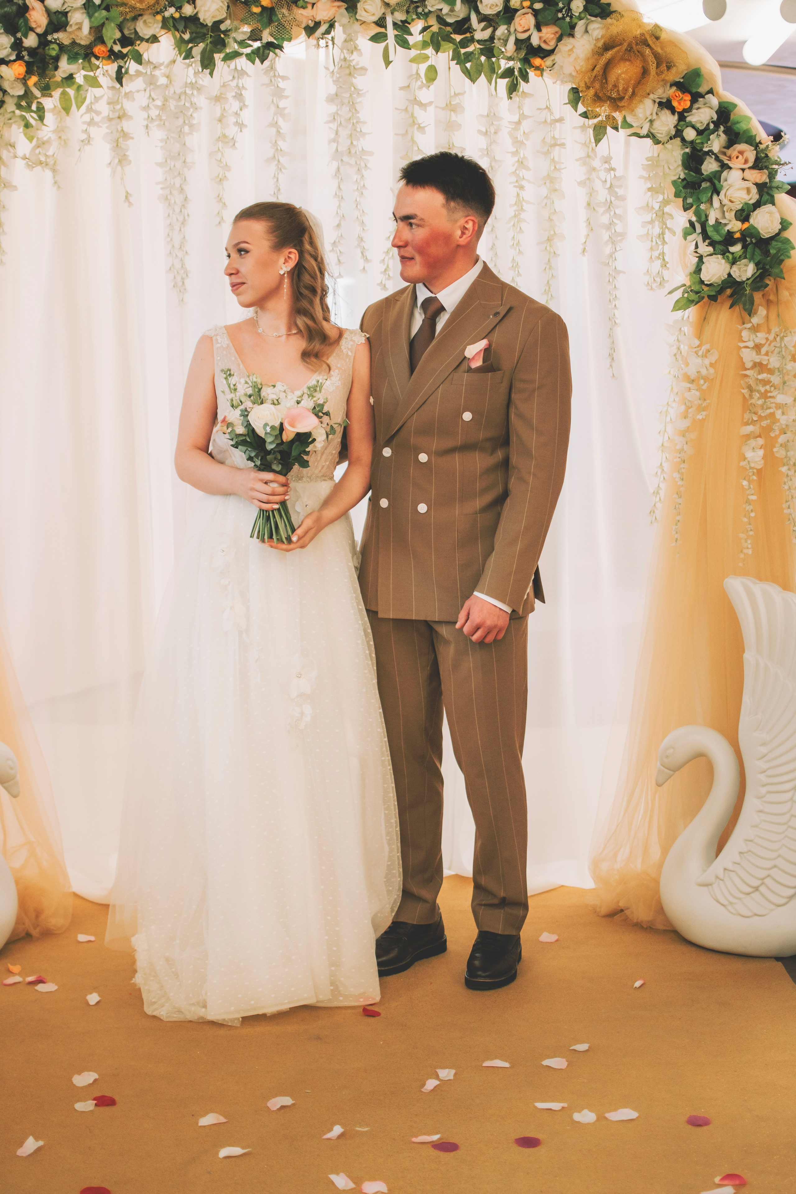 Альберт и Анастасия (Студийная фотосессия, роспись в ДК Нефтяник + фотосессия с гостями). Семейный и свадебный фотограф Губкинский и Ставрополь