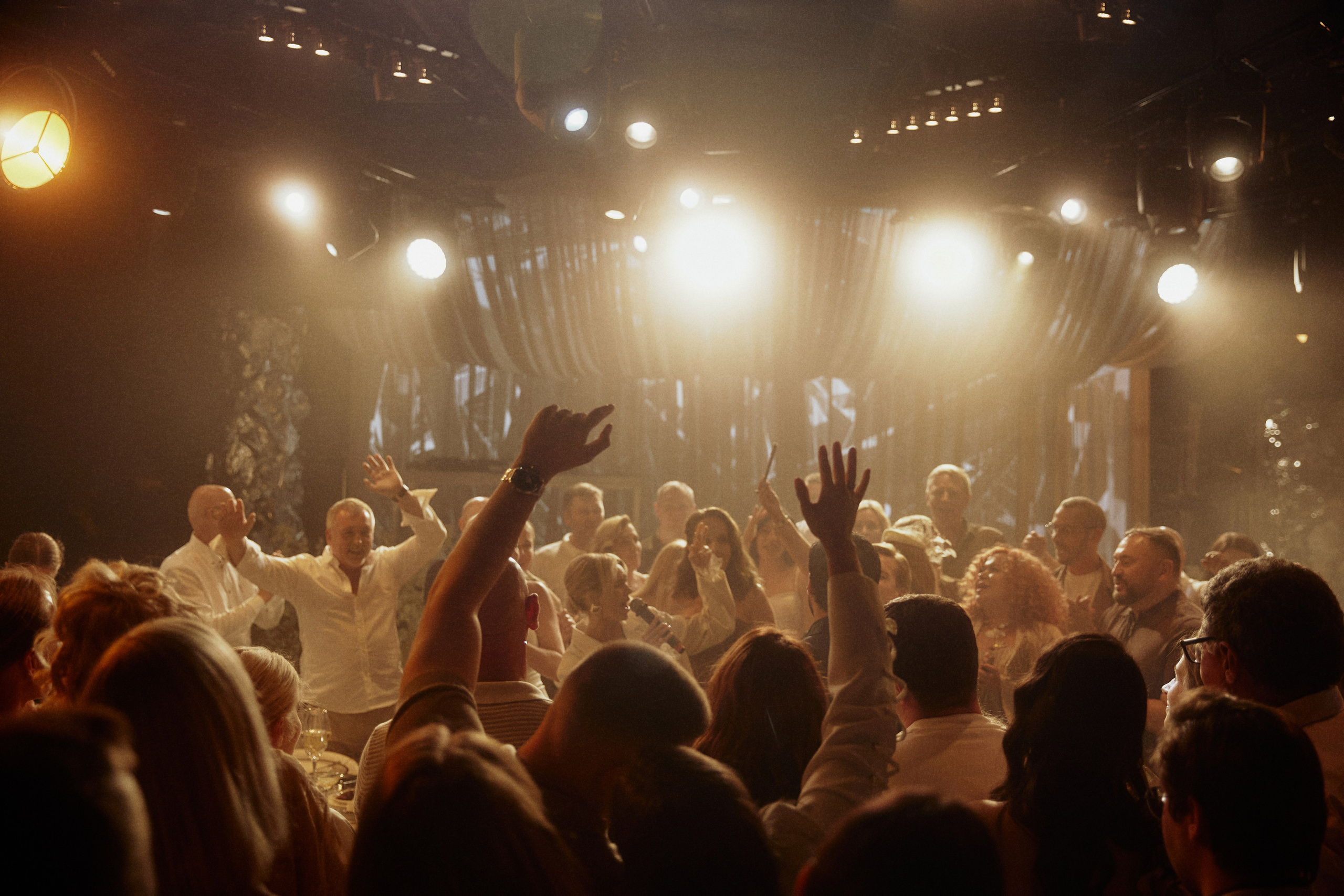 REFLECTIONS: A TRAIL OF FEELINGS. Дмитрий Мазуркевич: Профессиональный Репортажный Фотограф